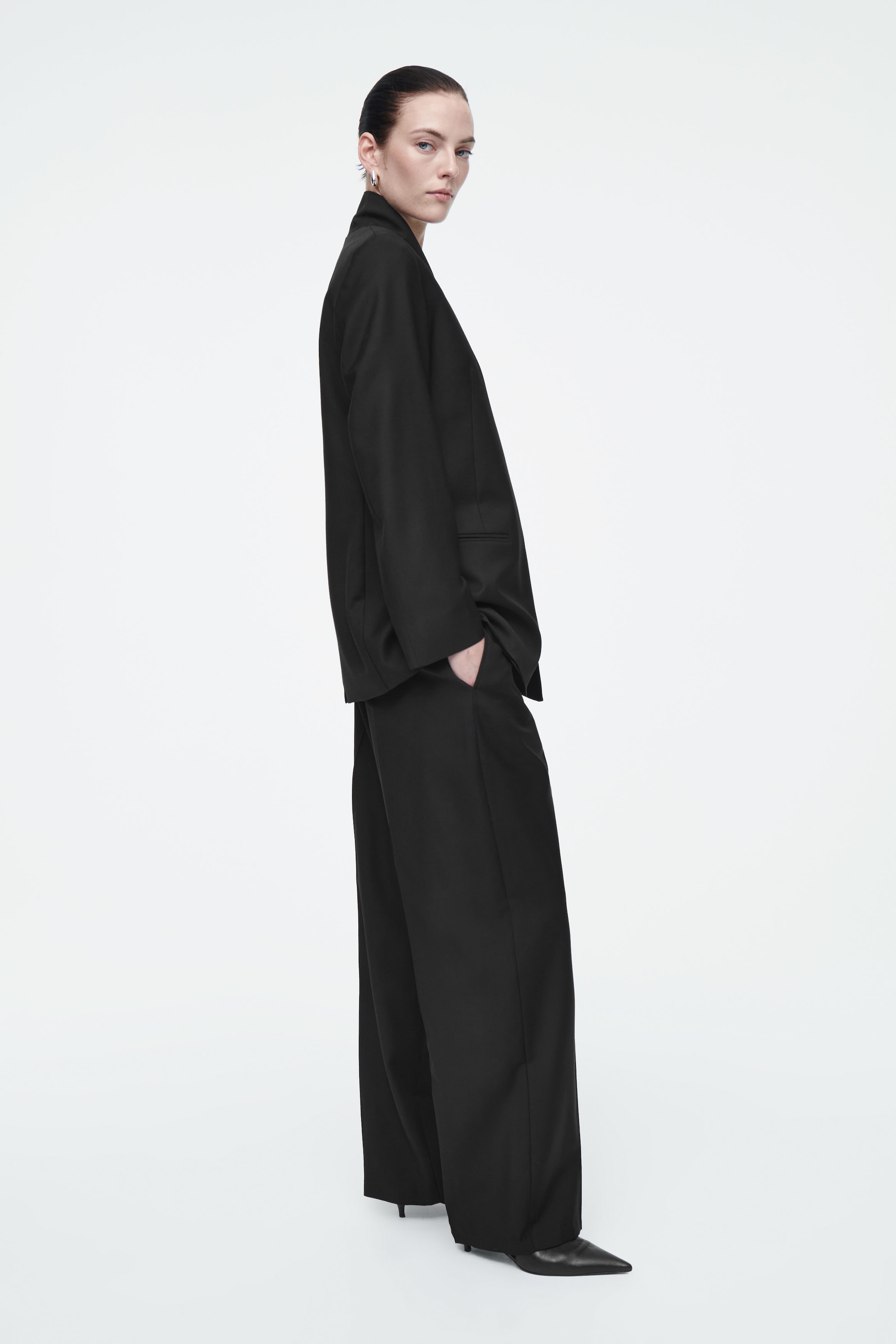 STAND-COLLAR WOOL BLAZER