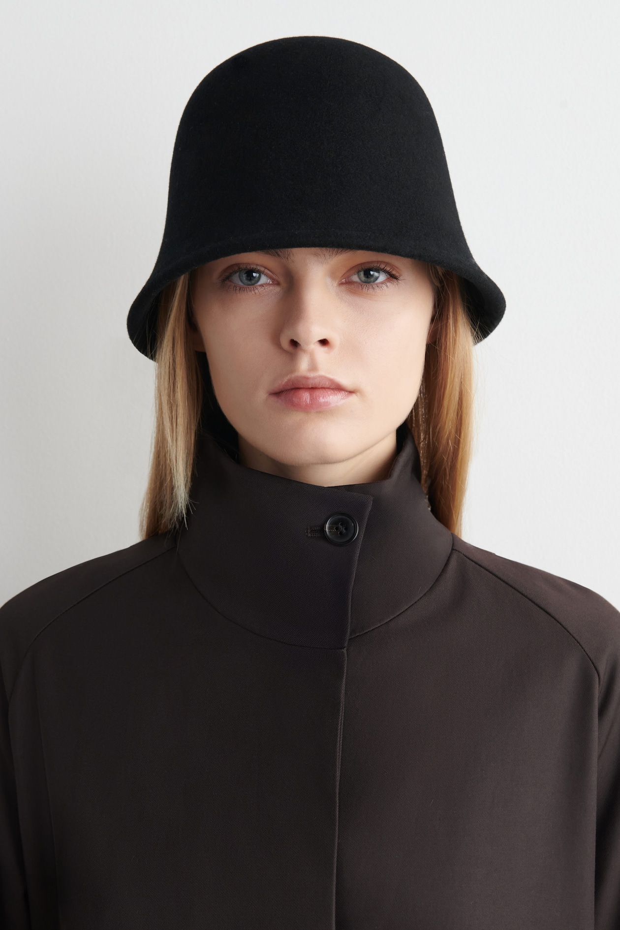 FELTED-WOOL BUCKET HAT - BLACK | COS US display picture 3