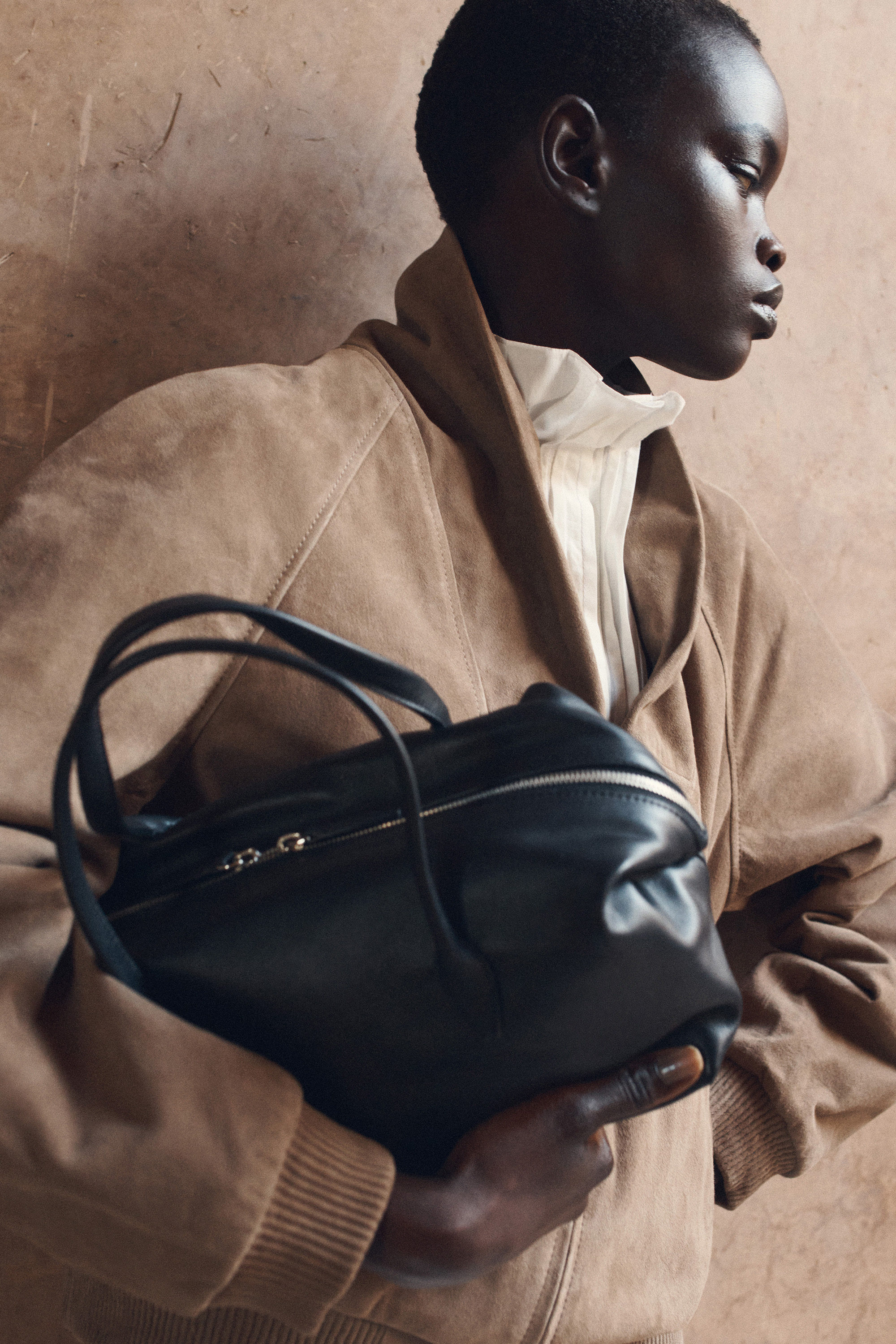 MONTMARTRE BOWLING BAG - LEATHER - BLACK | COS CA