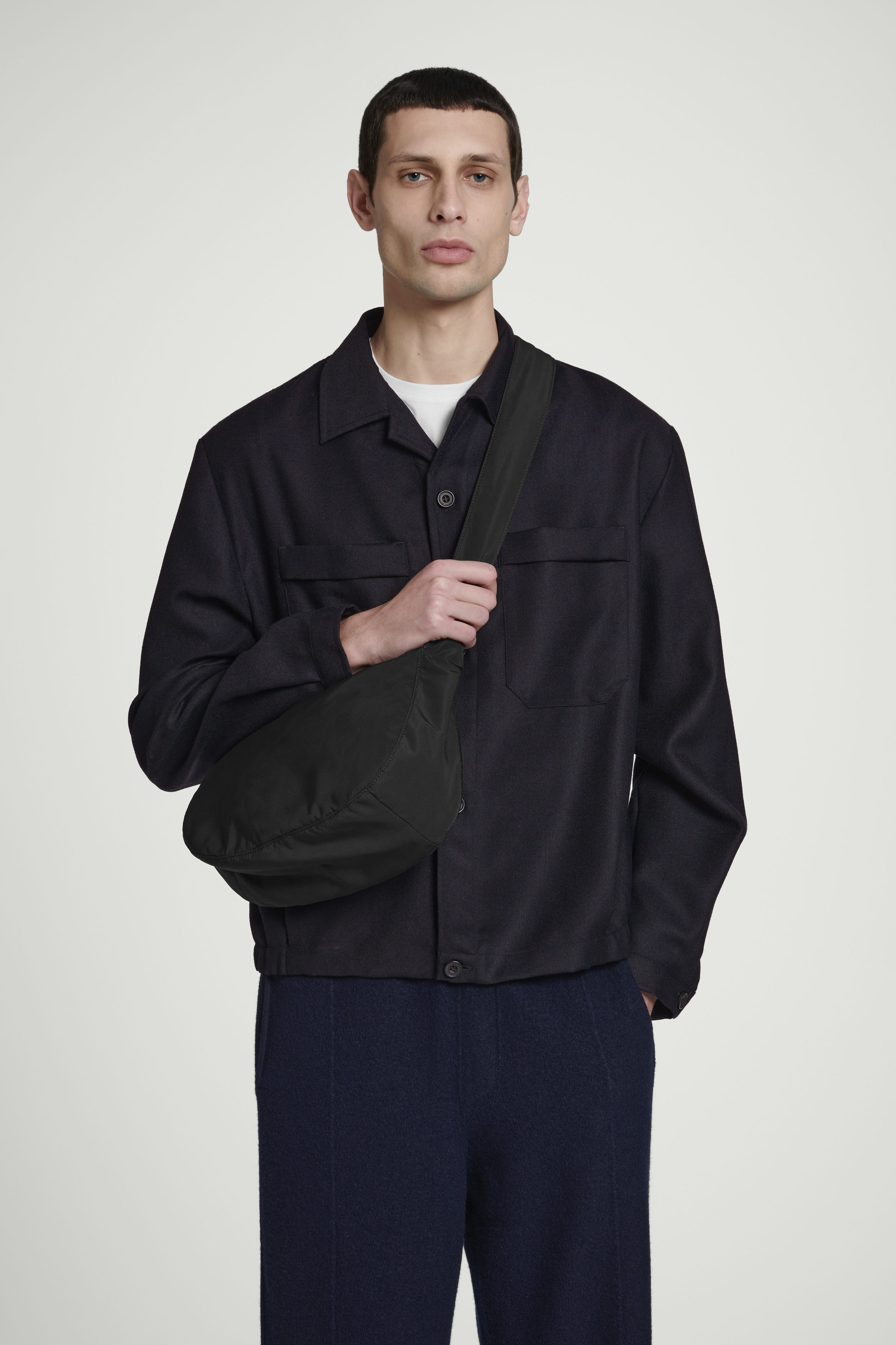 ◆ユニセックス◆COS NYLON CROSSBODY SADDLE BAG◆送料無料◆ CROSSBODY SADDLE BAG - NYLON - BLACK | COS