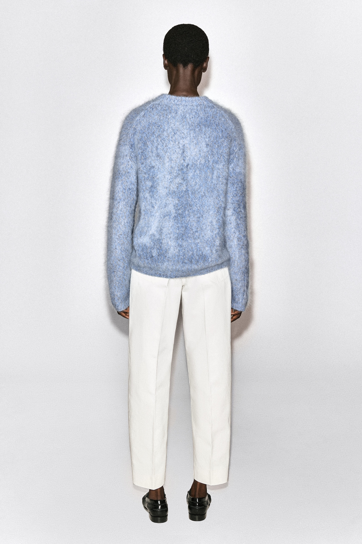 TWO-TONE BRUSHED PURE CASHMERE SWEATER — BLUE MÉLANGE