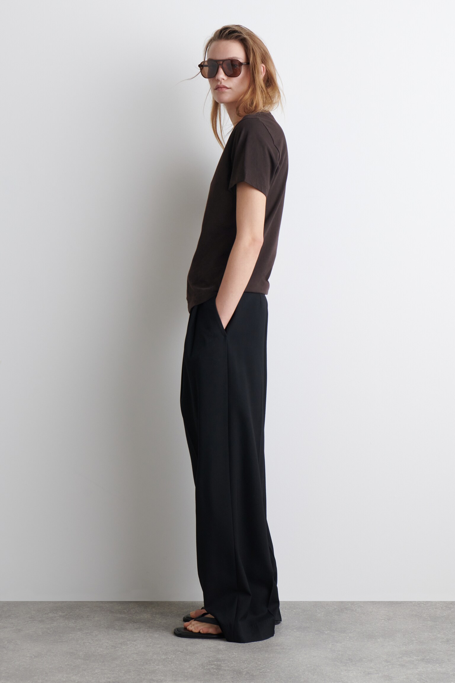 V-NECK COTTON T-SHIRT - DARK BROWN/GREY MÉLANGE/BLACK/WHITE / STRIPED/WHITE/NAVY/LIGHT BEIGE / UNDYED - 3