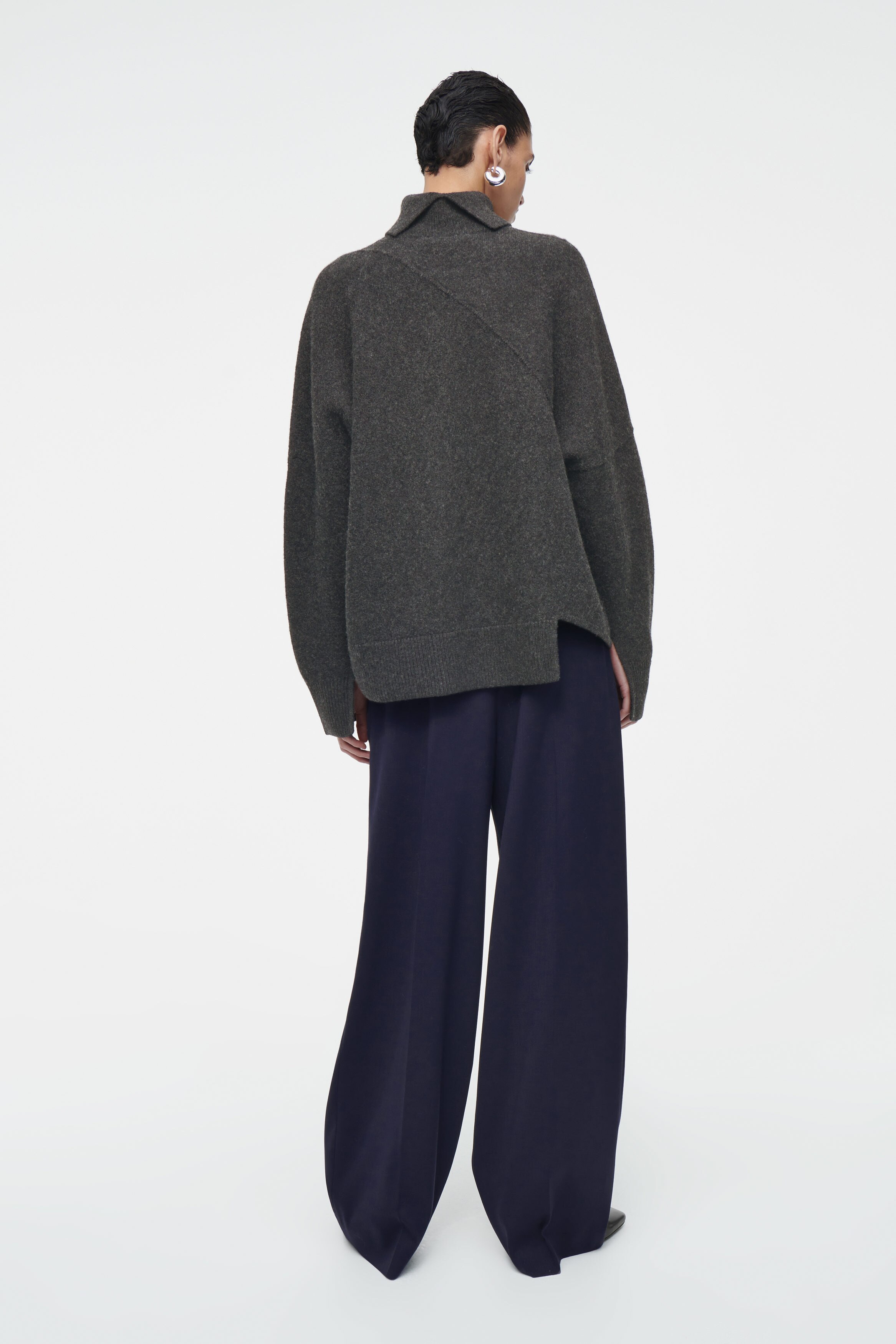 RELAXED TAILORED WOOL WIDE-LEG PANTS - NAVY | COS