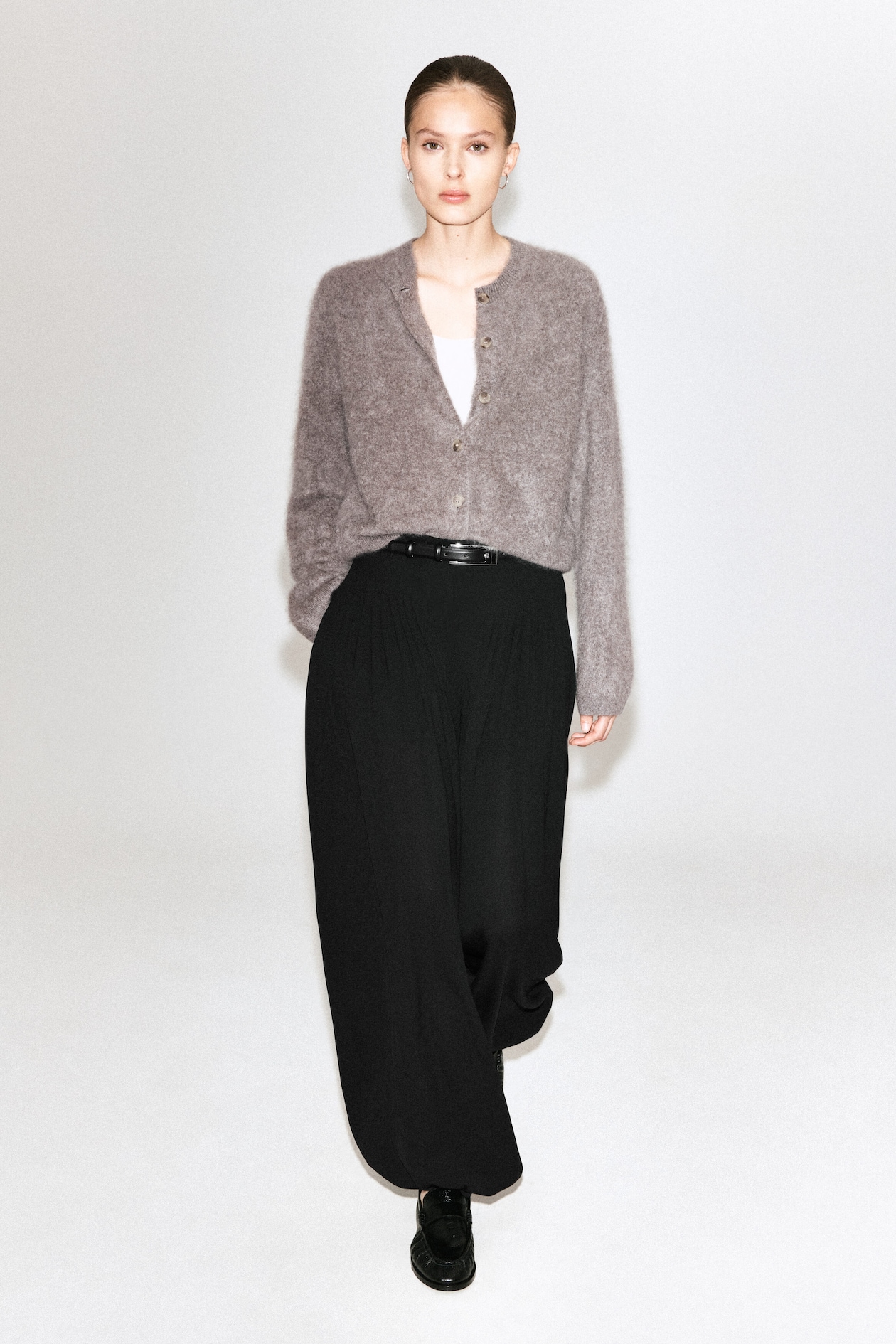 BRUSHED PURE CASHMERE CREW-NECK CARDIGAN — DARK BEIGE