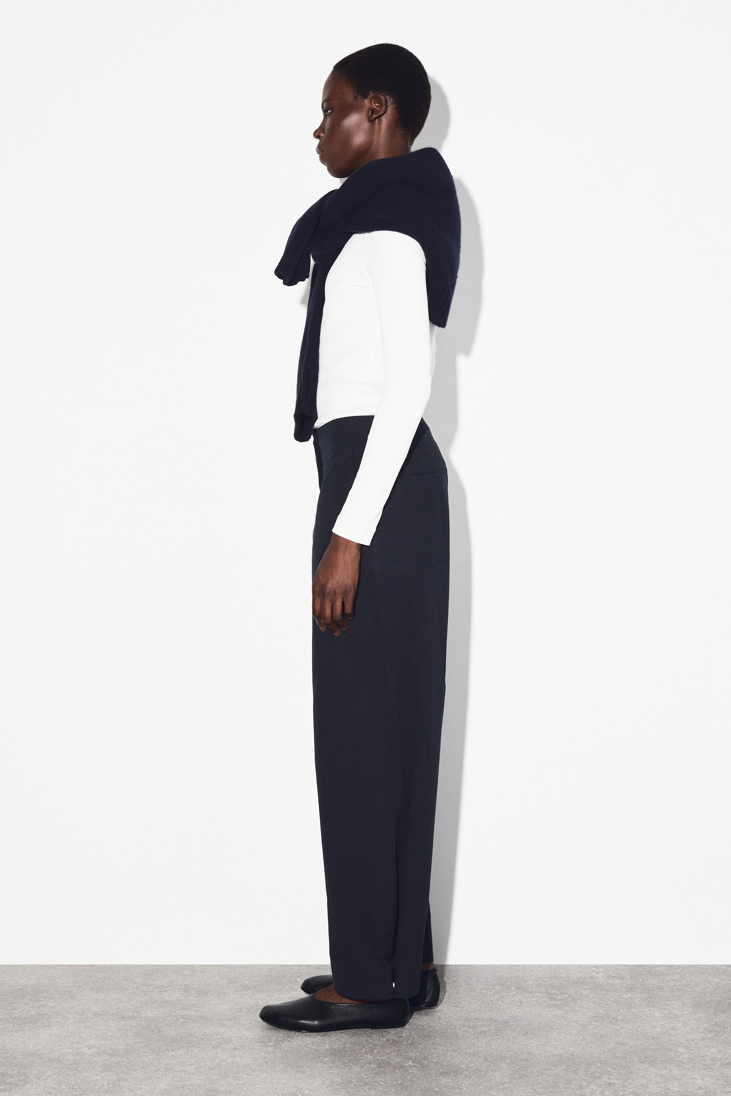 PIMA COTTON BARREL-LEG PANTS - NAVY | COS US