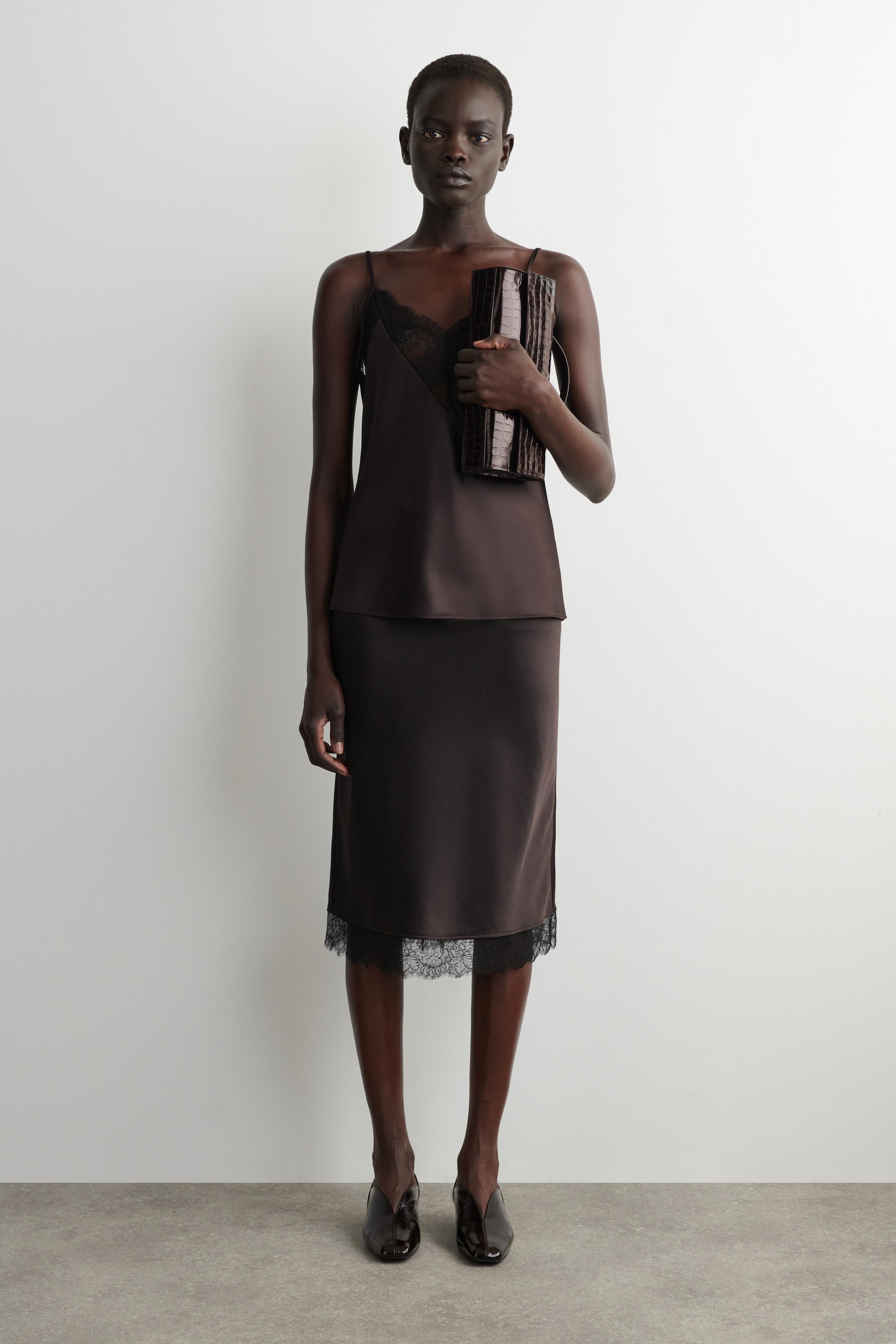 GALLERY CLUTCH BAG - CROCODILE-EFFECT LEATHER