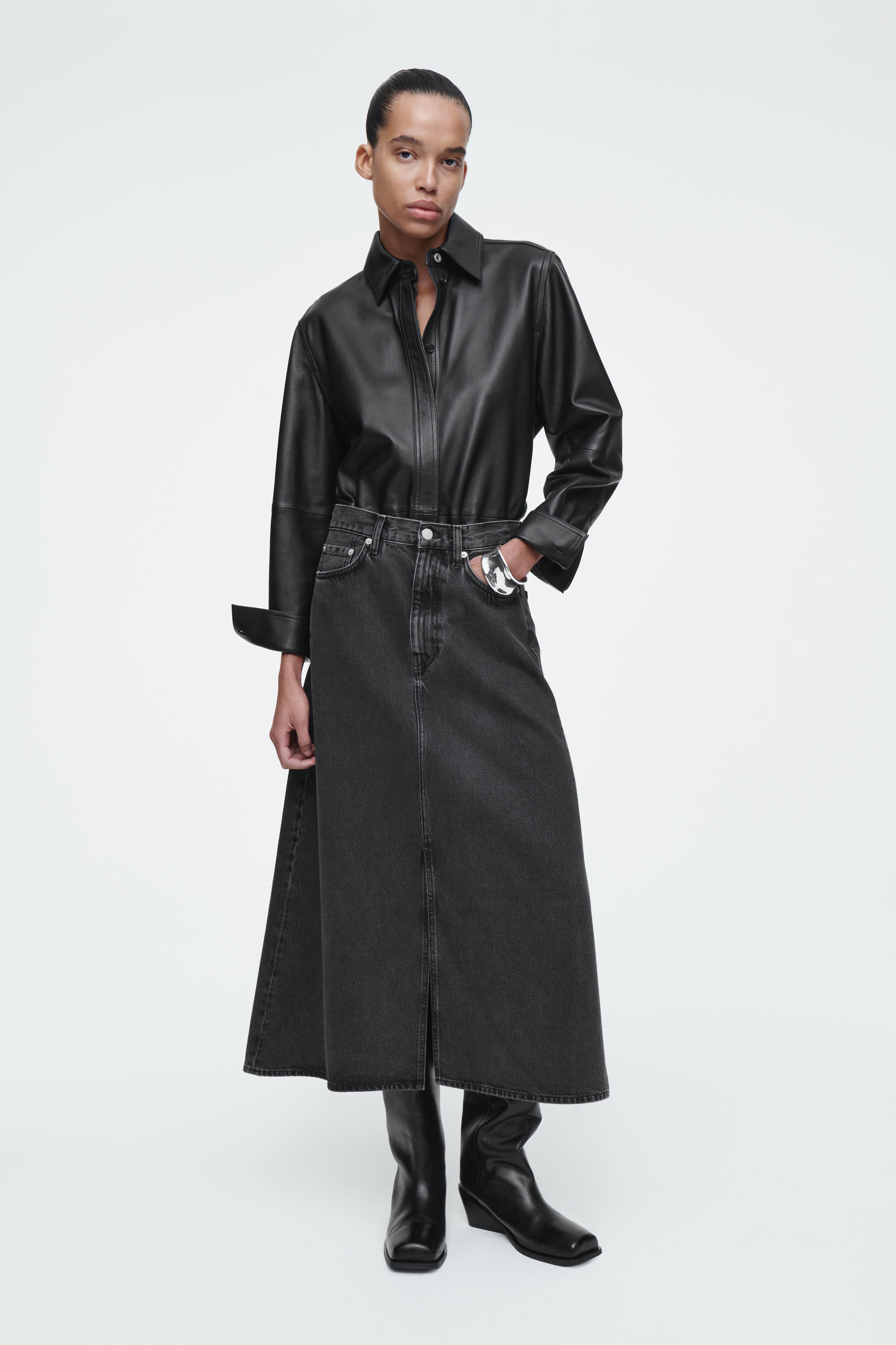 【関税&送料込】Courreges Black Denim Midi Skirt 057ec8fbcc9b8cc35382716bc117c1