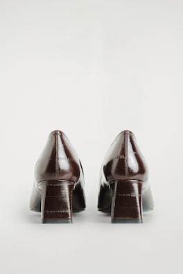ANGULAR LEATHER HEELED LOAFERS — BROWN / EEL EFFECT 2