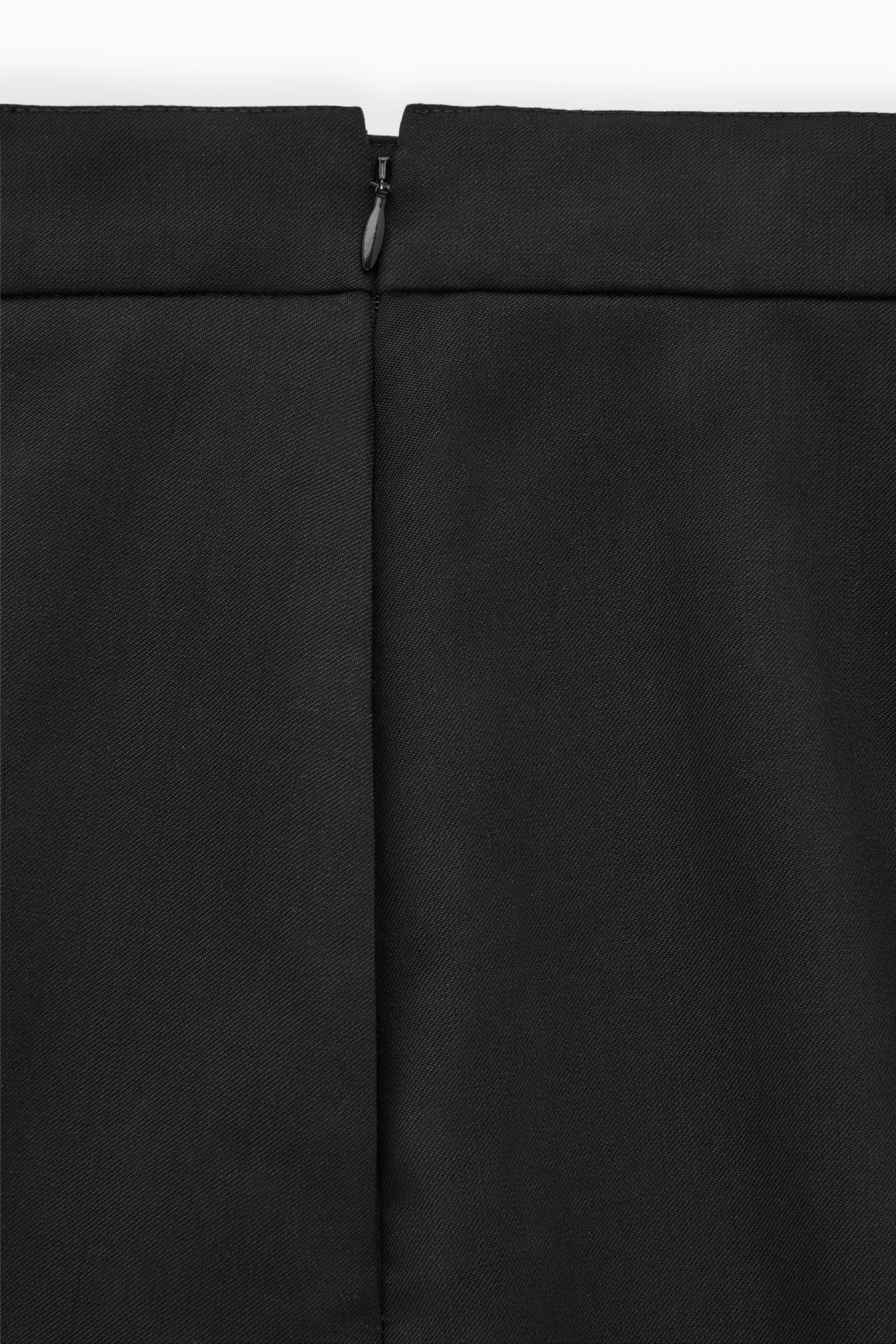 StillMedia/DescriptiveDetail