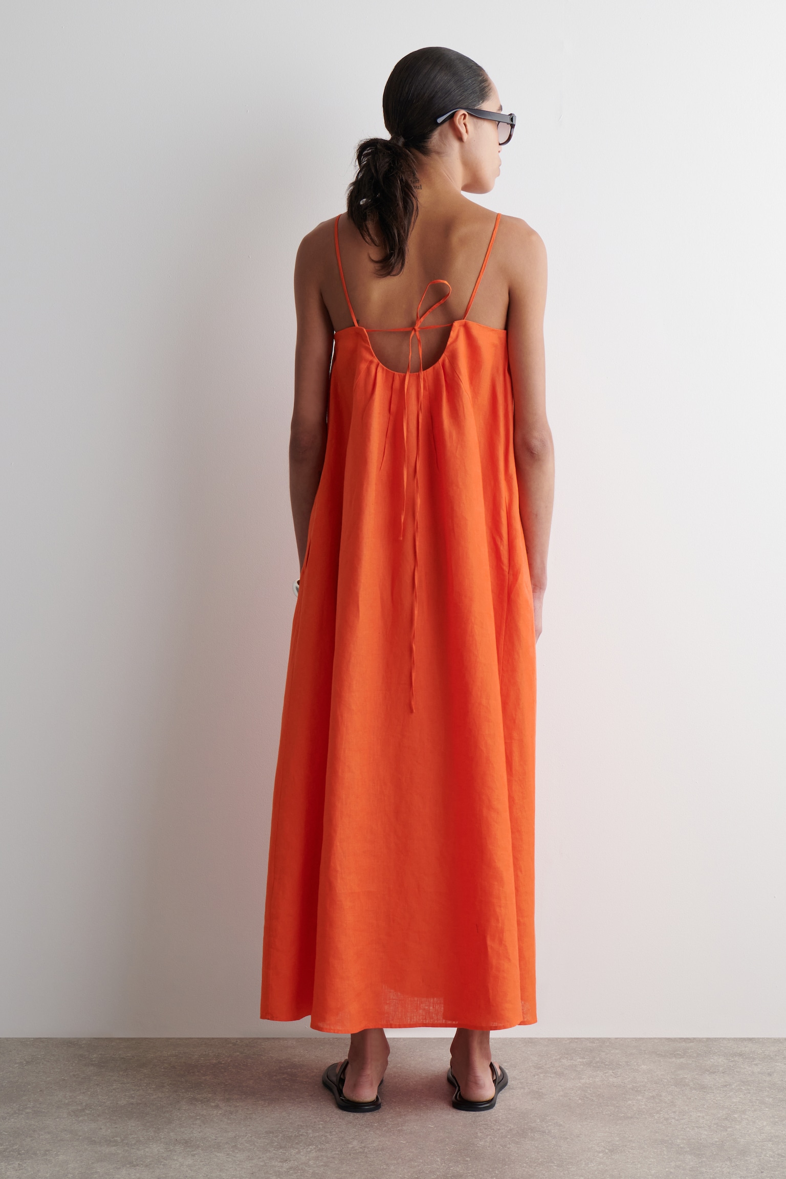 VESTIDO LARGO PLISADO DE LINO - NARANJA/NEGRO - 6