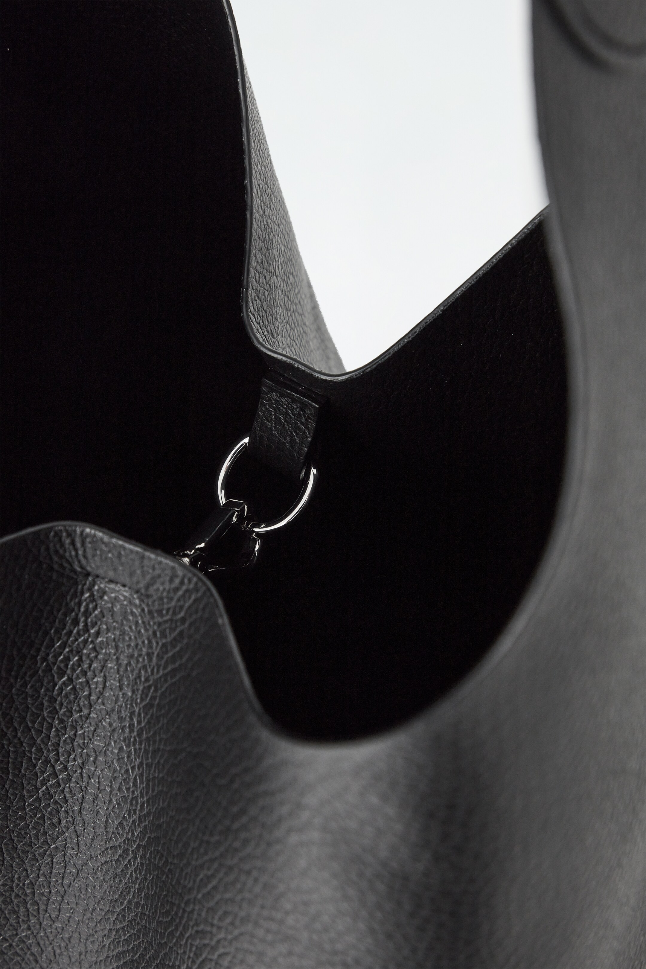 Agrandir l'image: TOTE BAG SERIF - CUIR - NOIR - FEMME | H&M CH 5