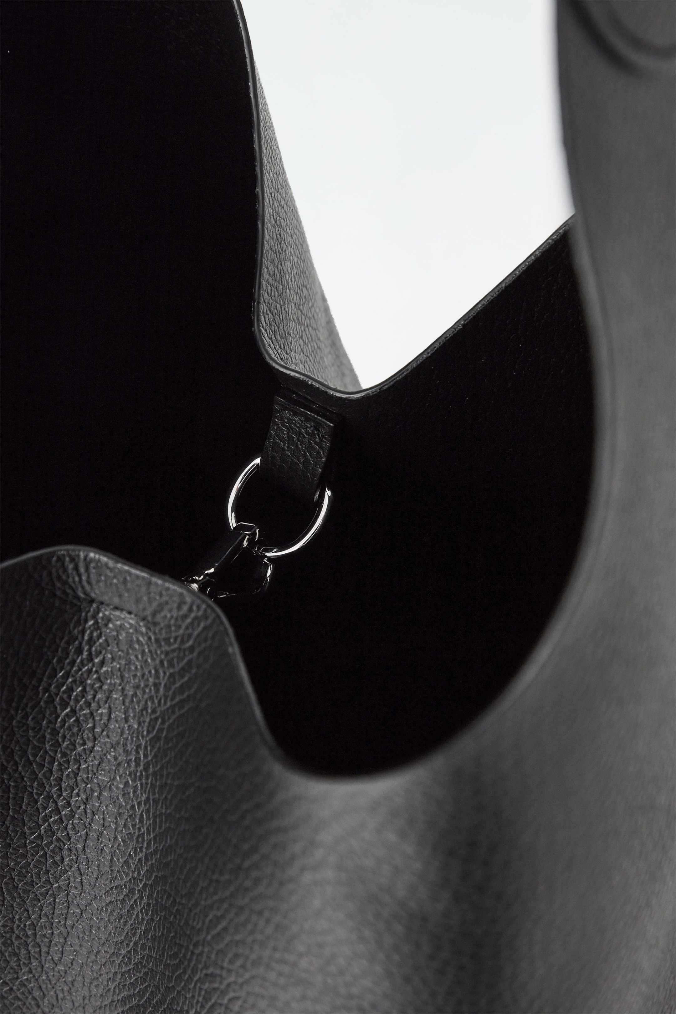 SERIF TOTE BAG - LEDER