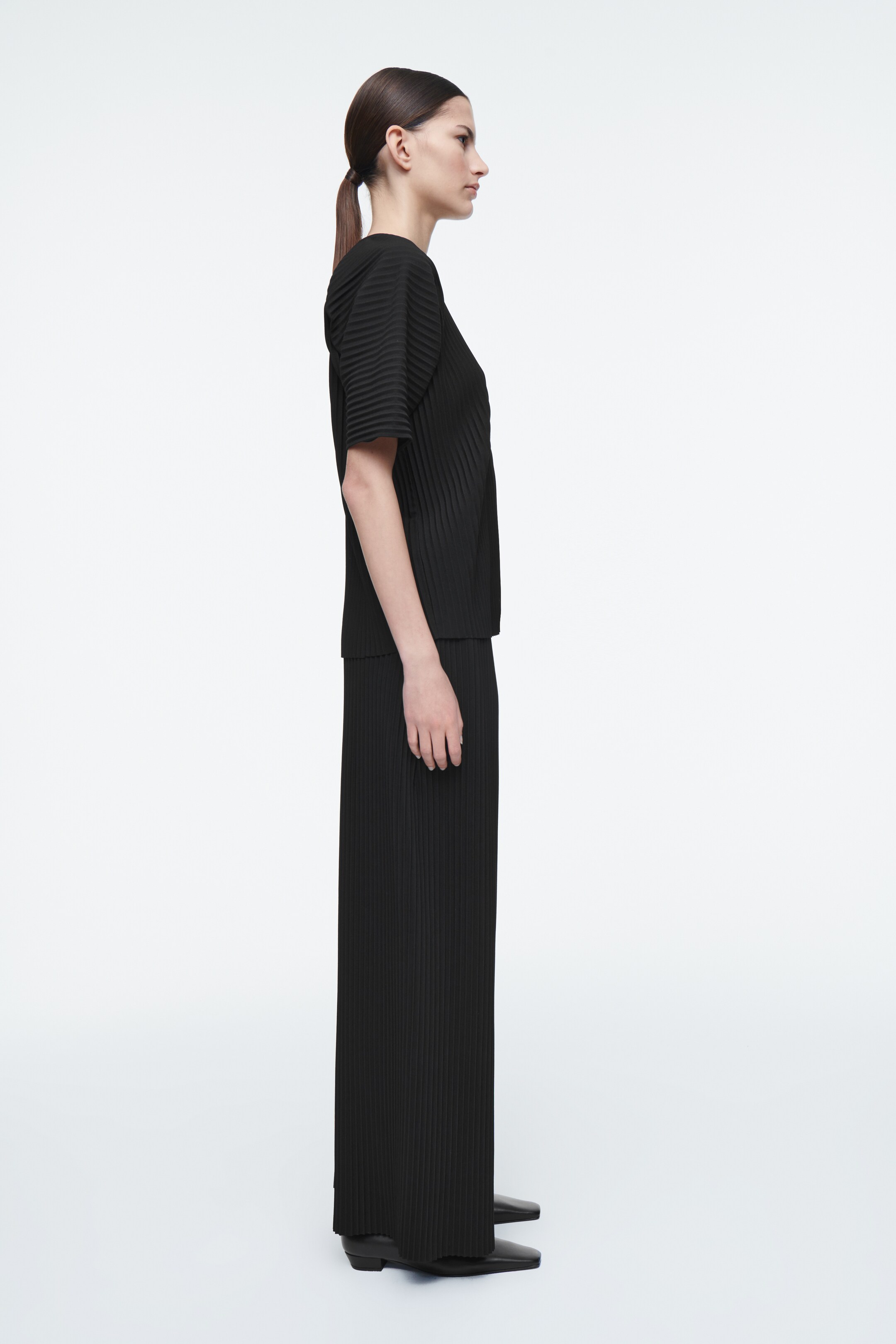 View larger image: PLISSÉ TOP - BLACK - Ladies | H&M GB 4