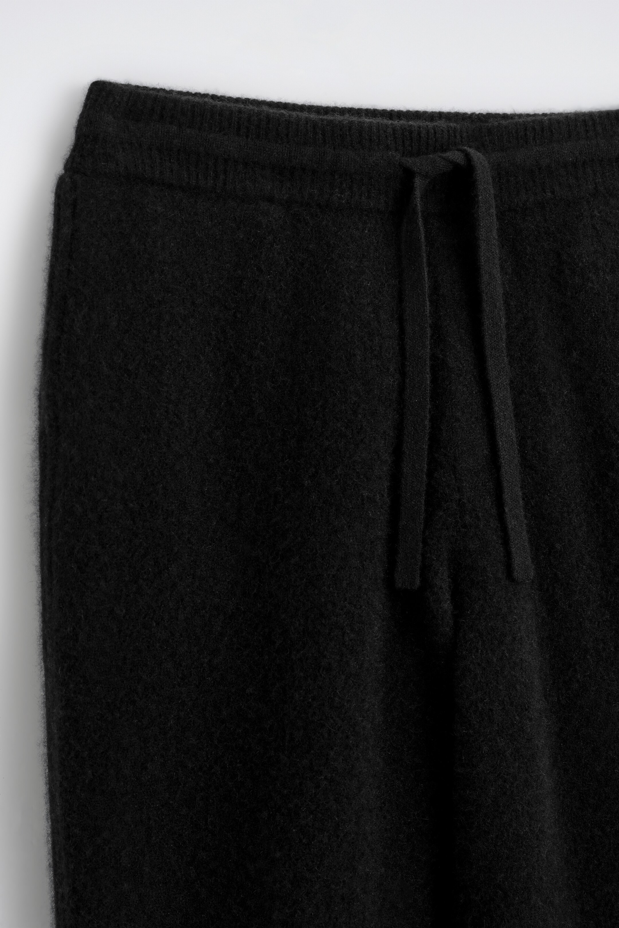 Zobrazit větší obrázek: BOILED-CASHMERE JOGGERS - BLACK - MUŽI | H&M CZ 7
