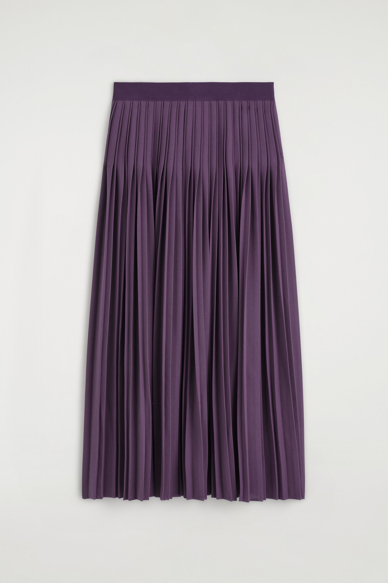 PLEATED CREPE MIDI SKIRT — PLUM