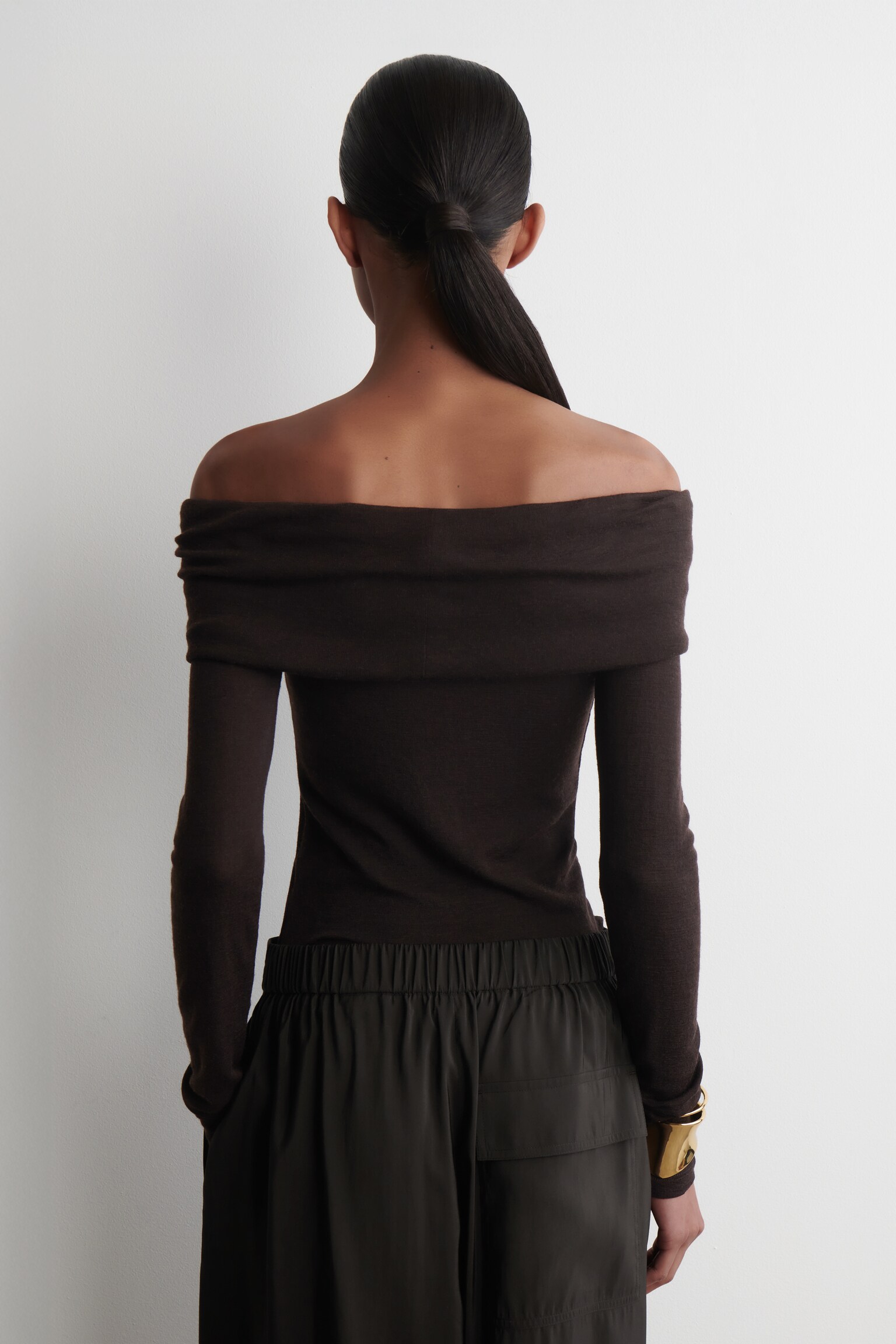 OFF-THE-SHOULDER MERINO WOOL TOP - DARK BROWN/OFF-WHITE/BEIGE - 3