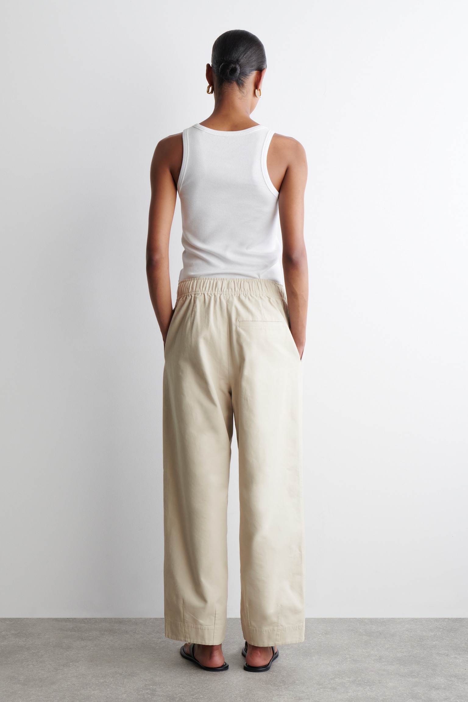 PANTALON FUSEAU À TAILLE ÉLASTIQUÉE EN COTON - BEIGE CLAIR/BLEU MARINE/BLANC - 3
