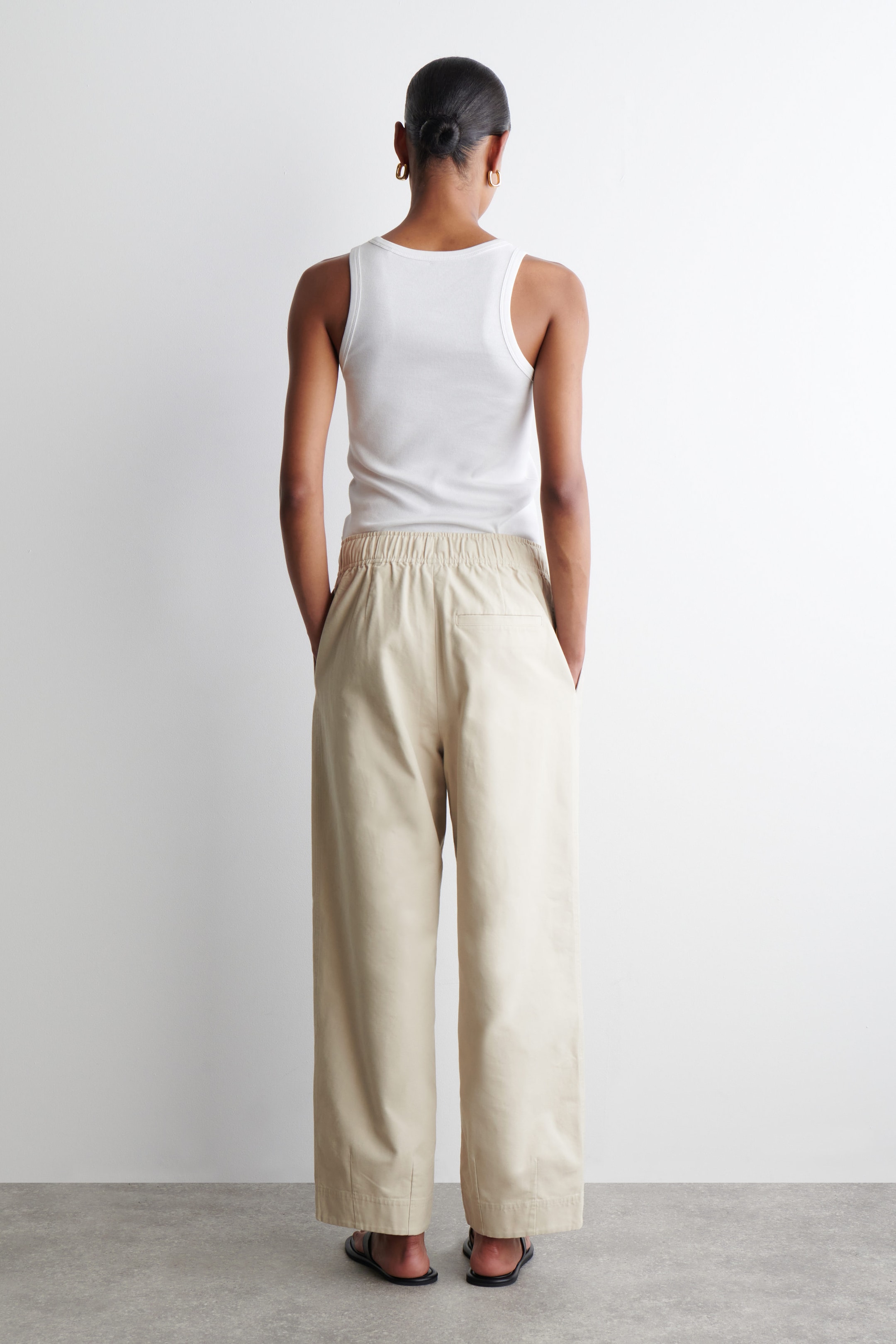 PANTALONI AFFUSOLATI IN COTONE CON COULISSE