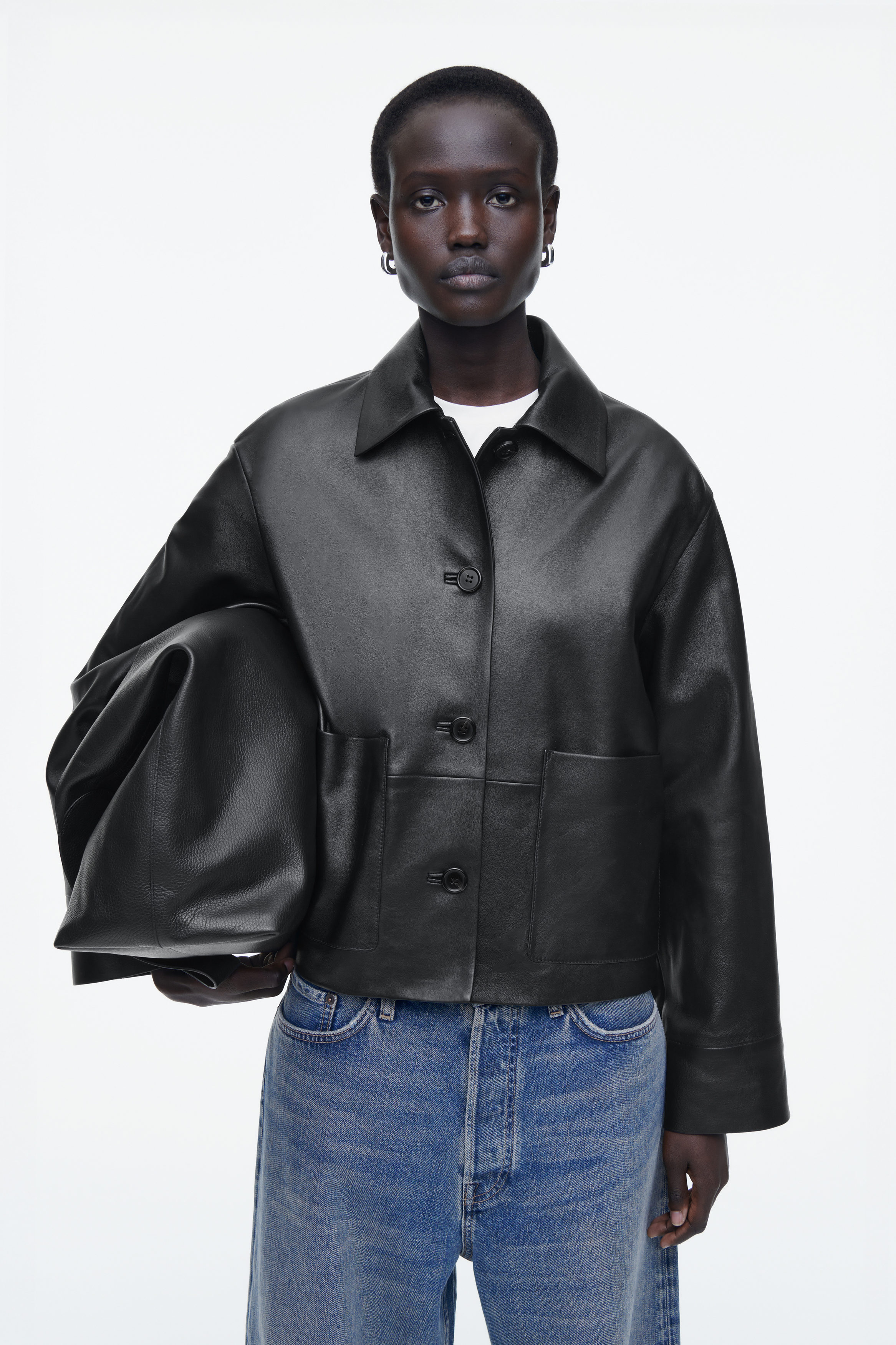 BOXY COLLARED LEATHER JACKET - BLACK | COS