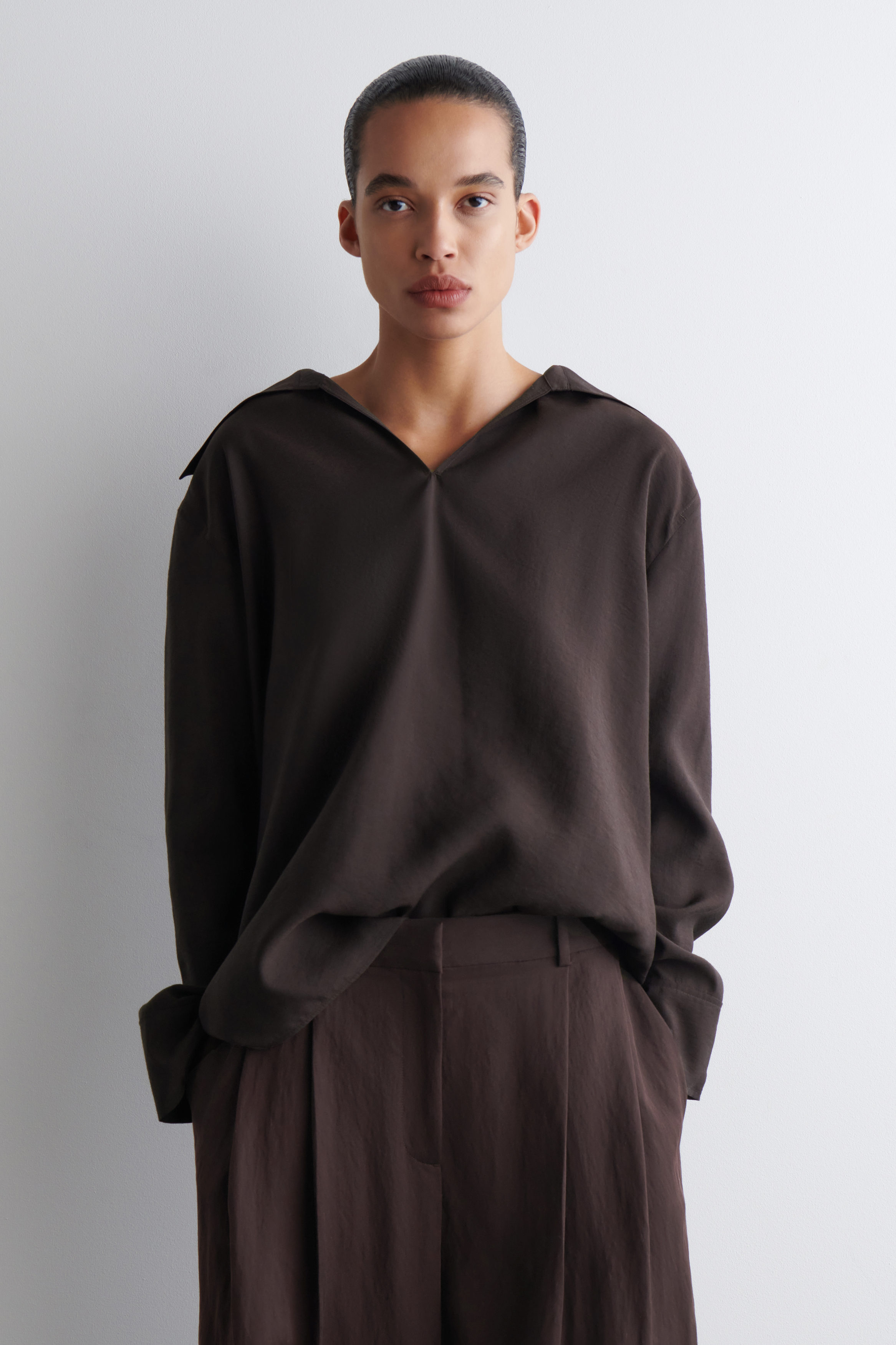 WIDE-COLLAR MODAL BLOUSE