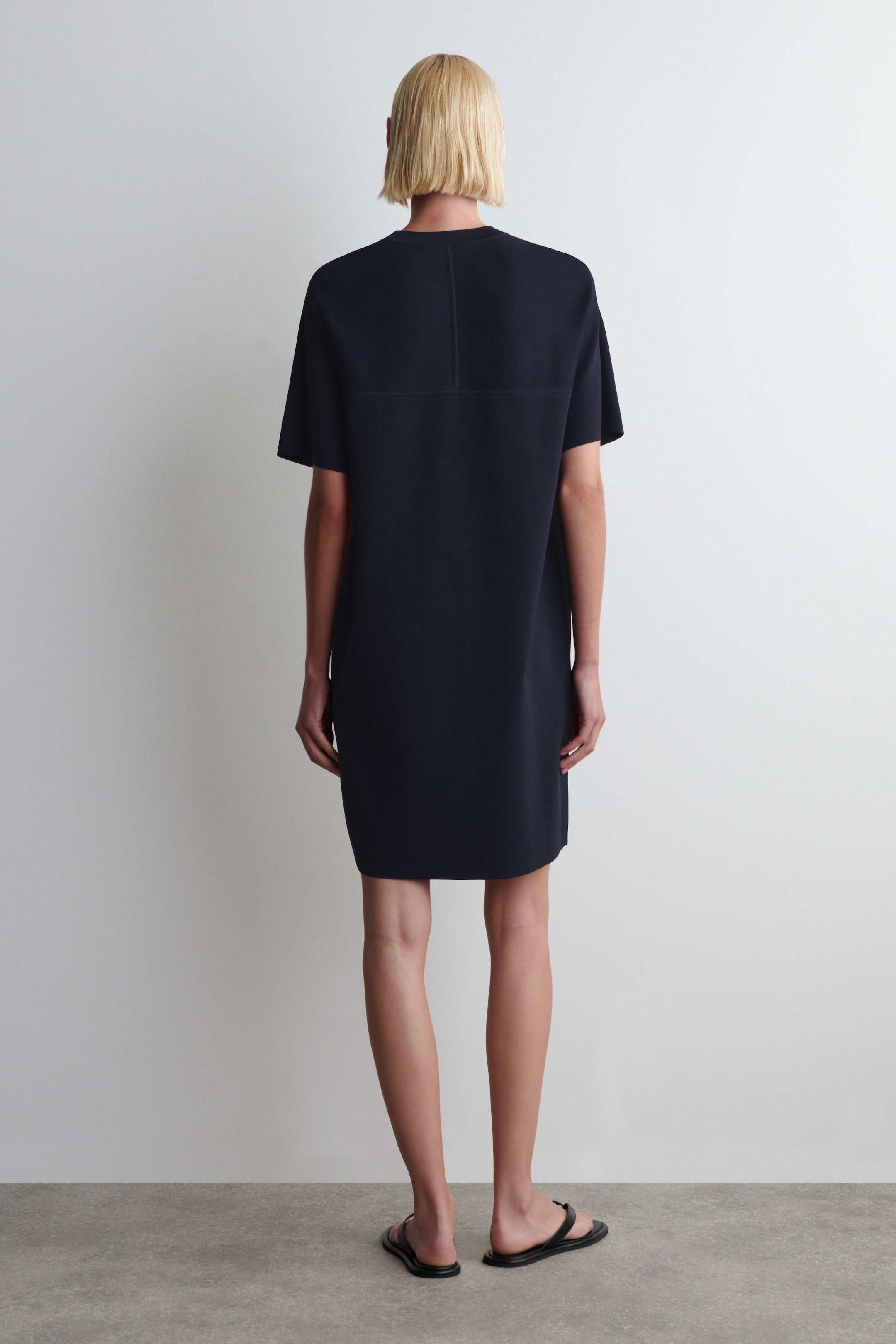 Grösseres Bild ansehen: GESTRICKTES T-SHIRT-KLEID - NAVYBLAU - DAMEN | H&M CH 3