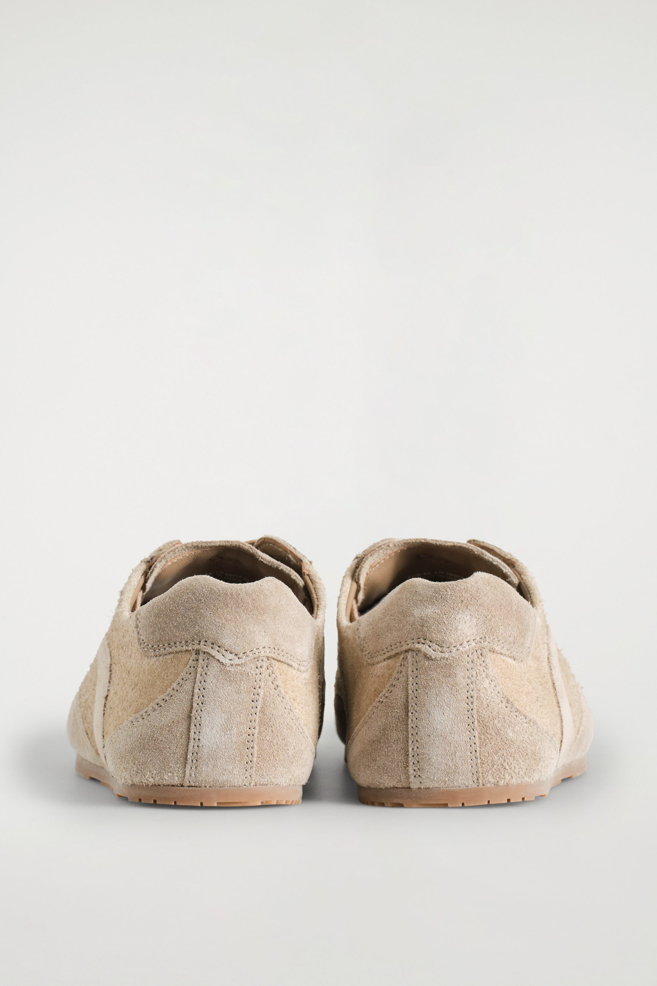 MINIMAL SUEDE SNEAKERS