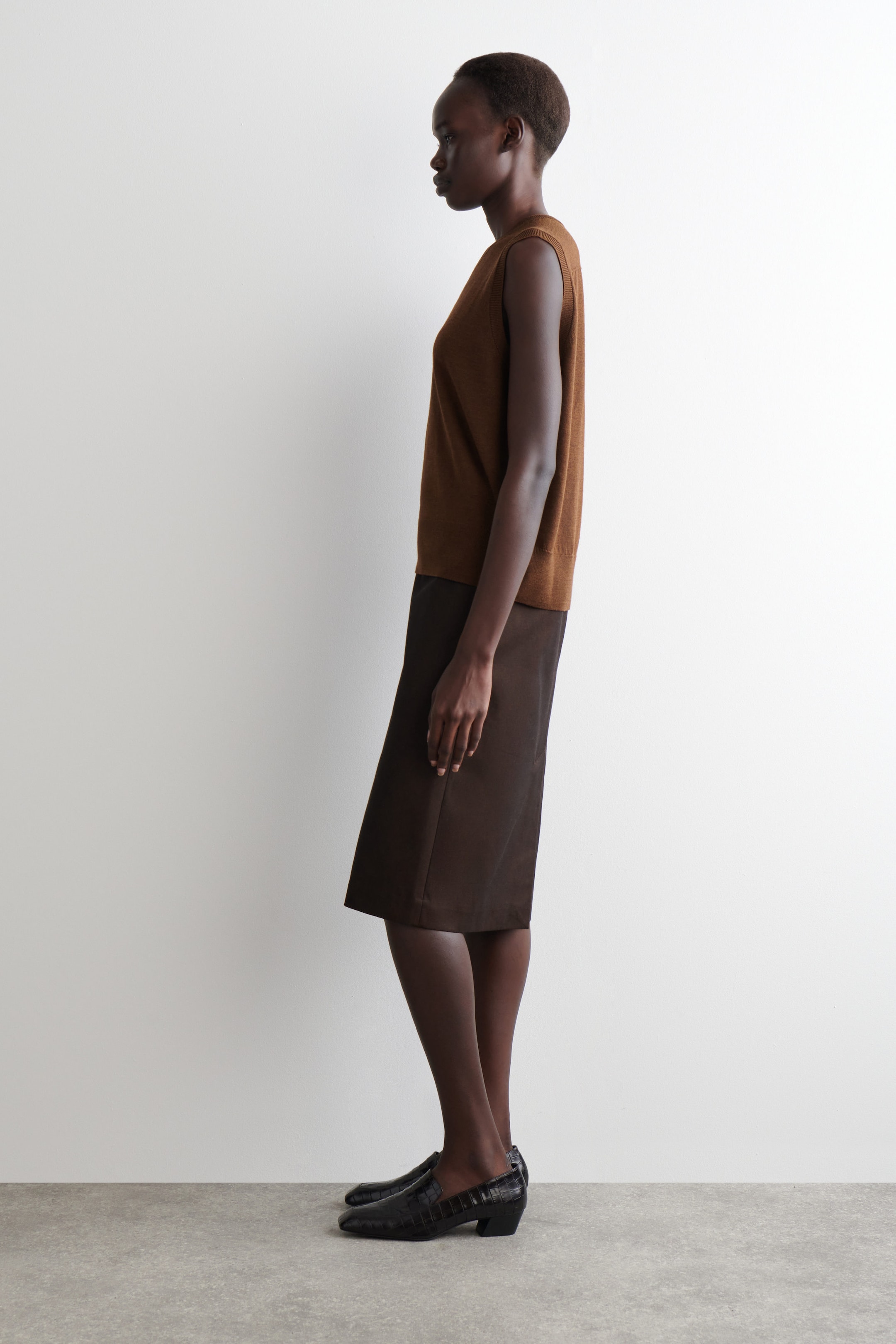 MERINO WOOL V-NECK VEST