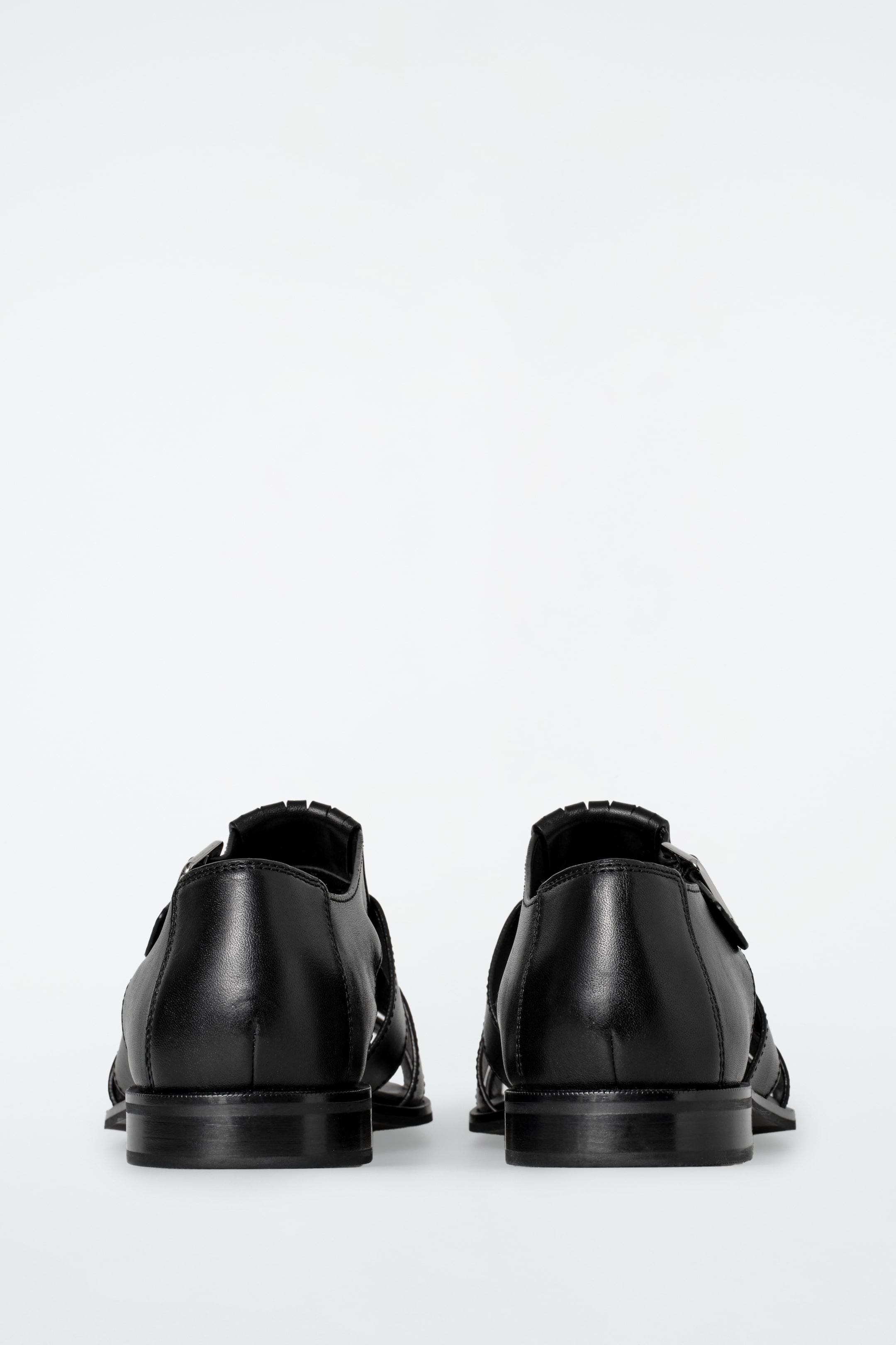 Grösseres Bild ansehen: FISHERMAN-SANDALEN AUS LEDER - SCHWARZ - DAMEN | H&M CH 5