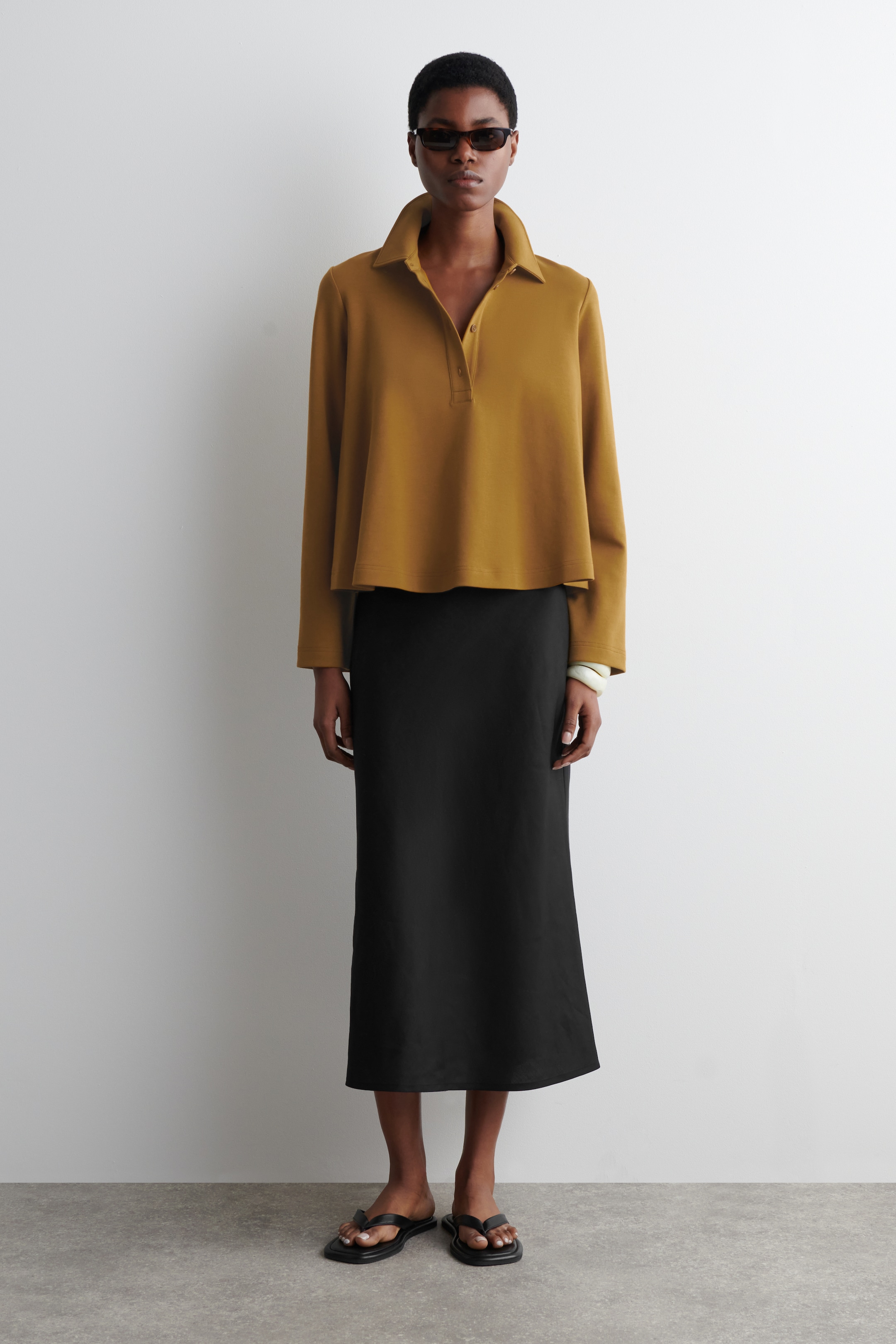 Ver imagen más grande: POLO ACAMPANADO EN PUNTO DE ALGODÓN - MARRÓN - MUJER | H&M ES 2