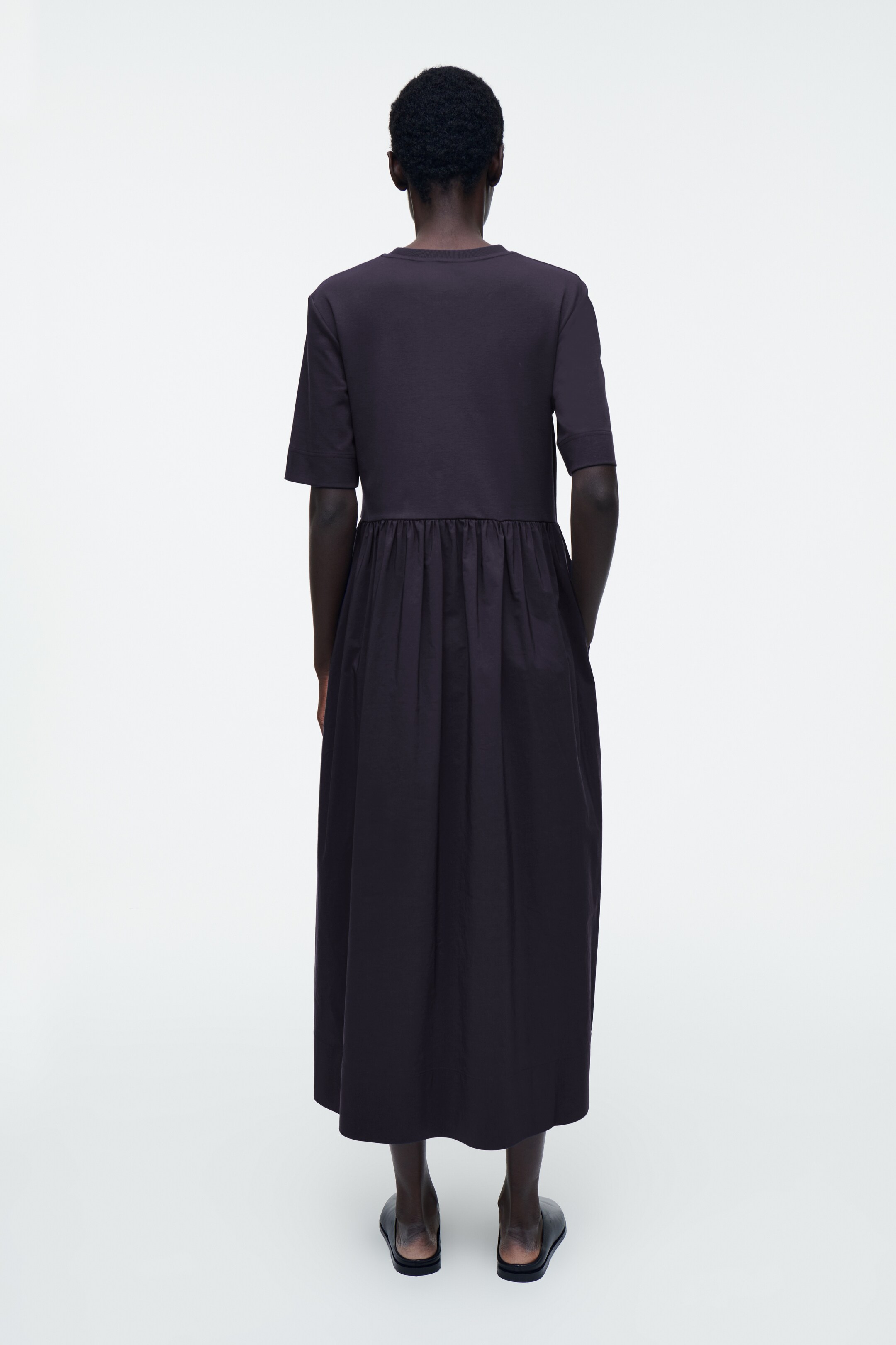 View larger image: CONTRAST-PANEL MIDI DRESS - NAVY - Ladies | H&M GB 4