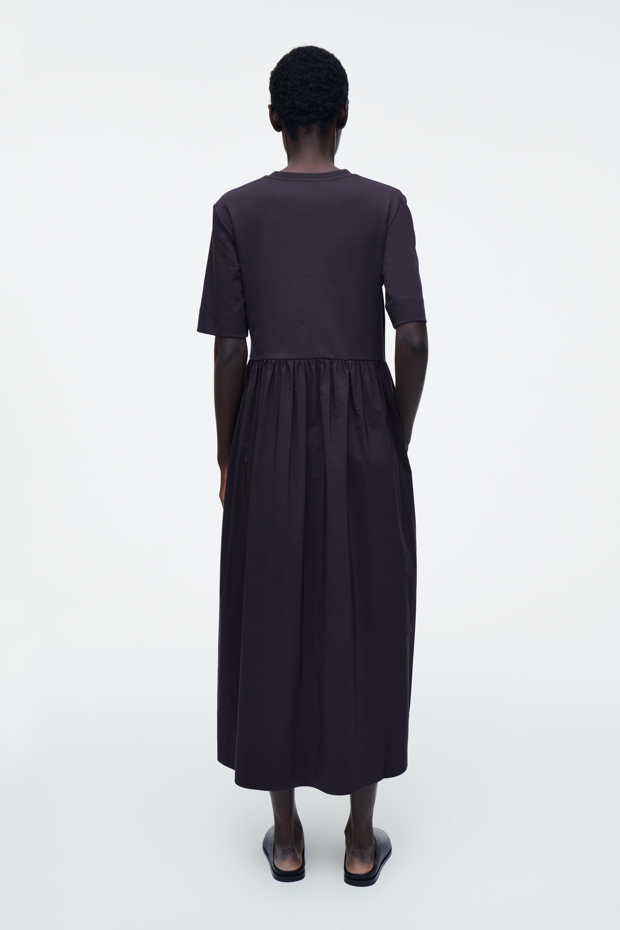 Größeres Bild anzeigen: MIDIKLEID MIT KONTRASTPARTIEN - NAVYBLAU - Ladies | H&M AT 4