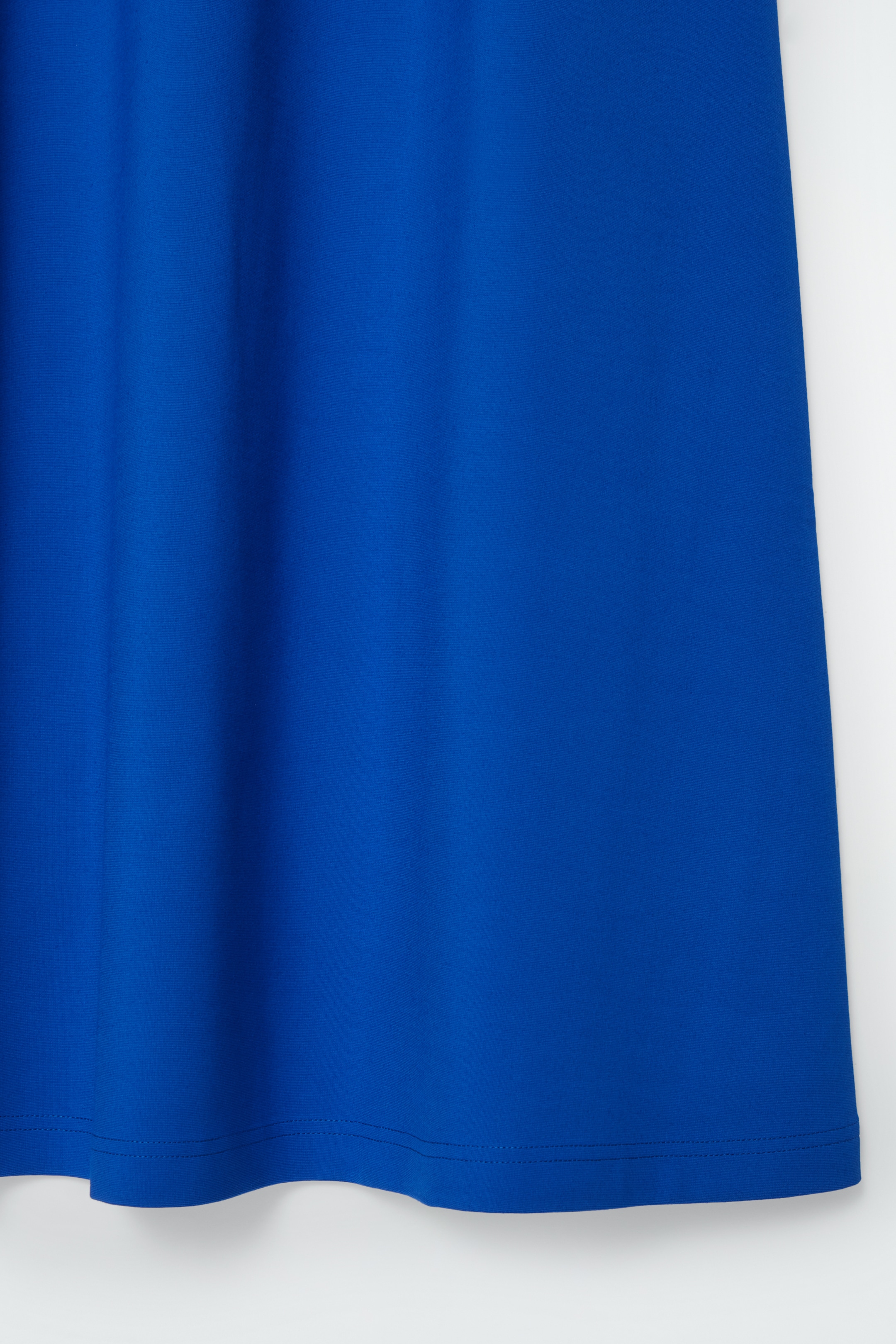 Grösseres Bild ansehen: MIDIKLEID AUS JERSEY MIT TIEFEM RUNDHALSAUSSCHNITT - Blau - DAMEN | H&M CH 3