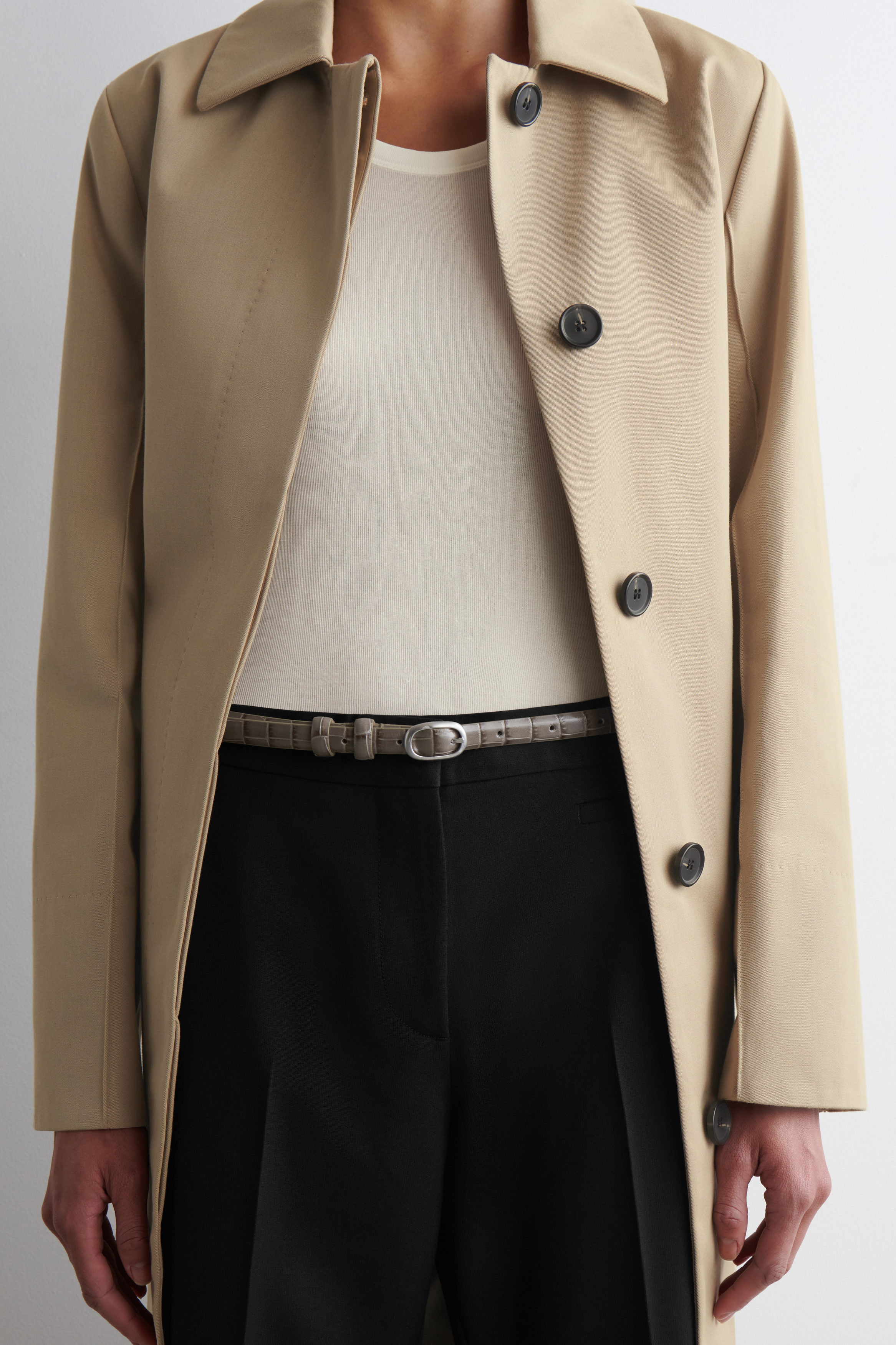 SLIM CROC-EFFECT LEATHER BELT - BEIGE | COS