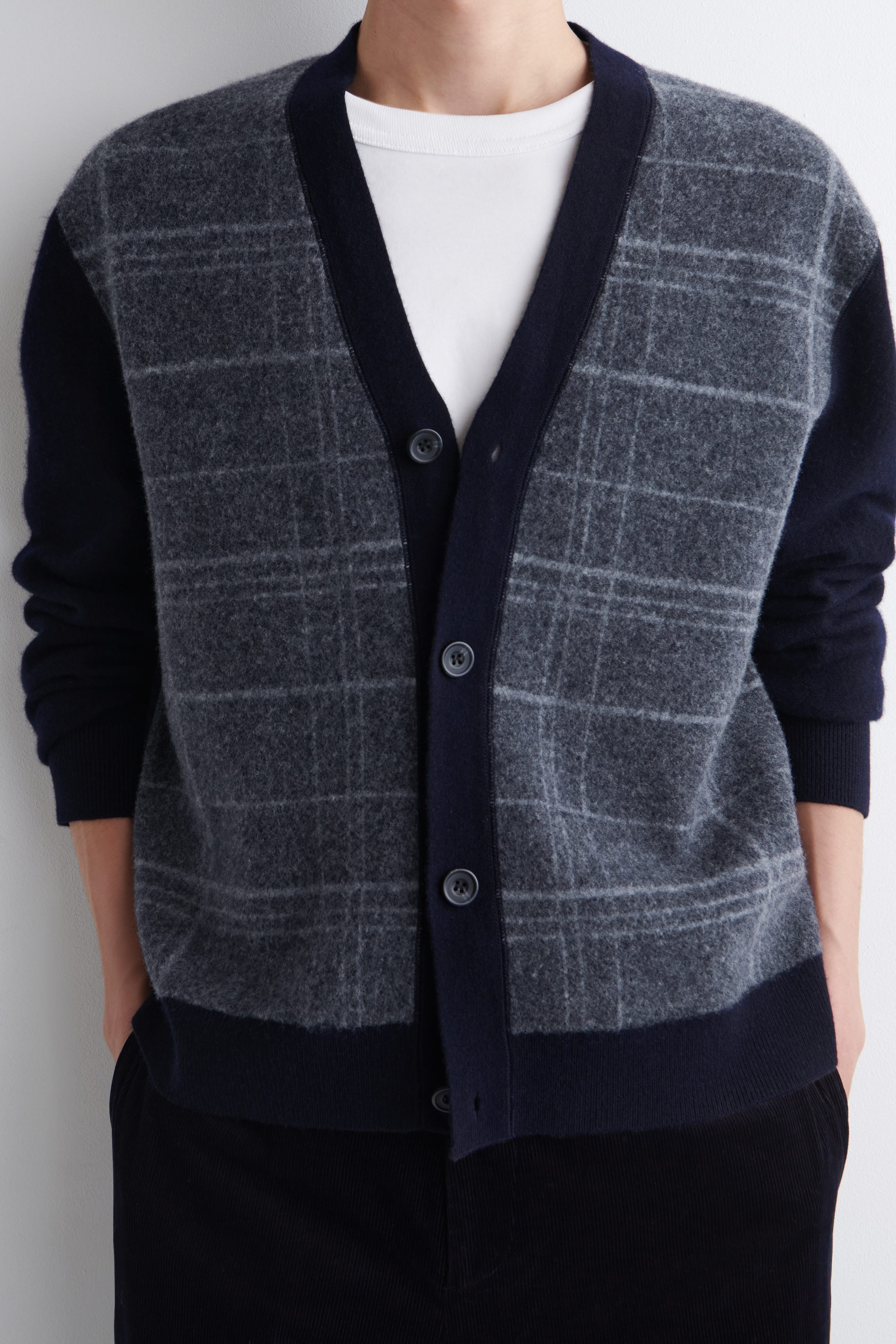 CHECKED WOOL V-NECK CARDIGAN