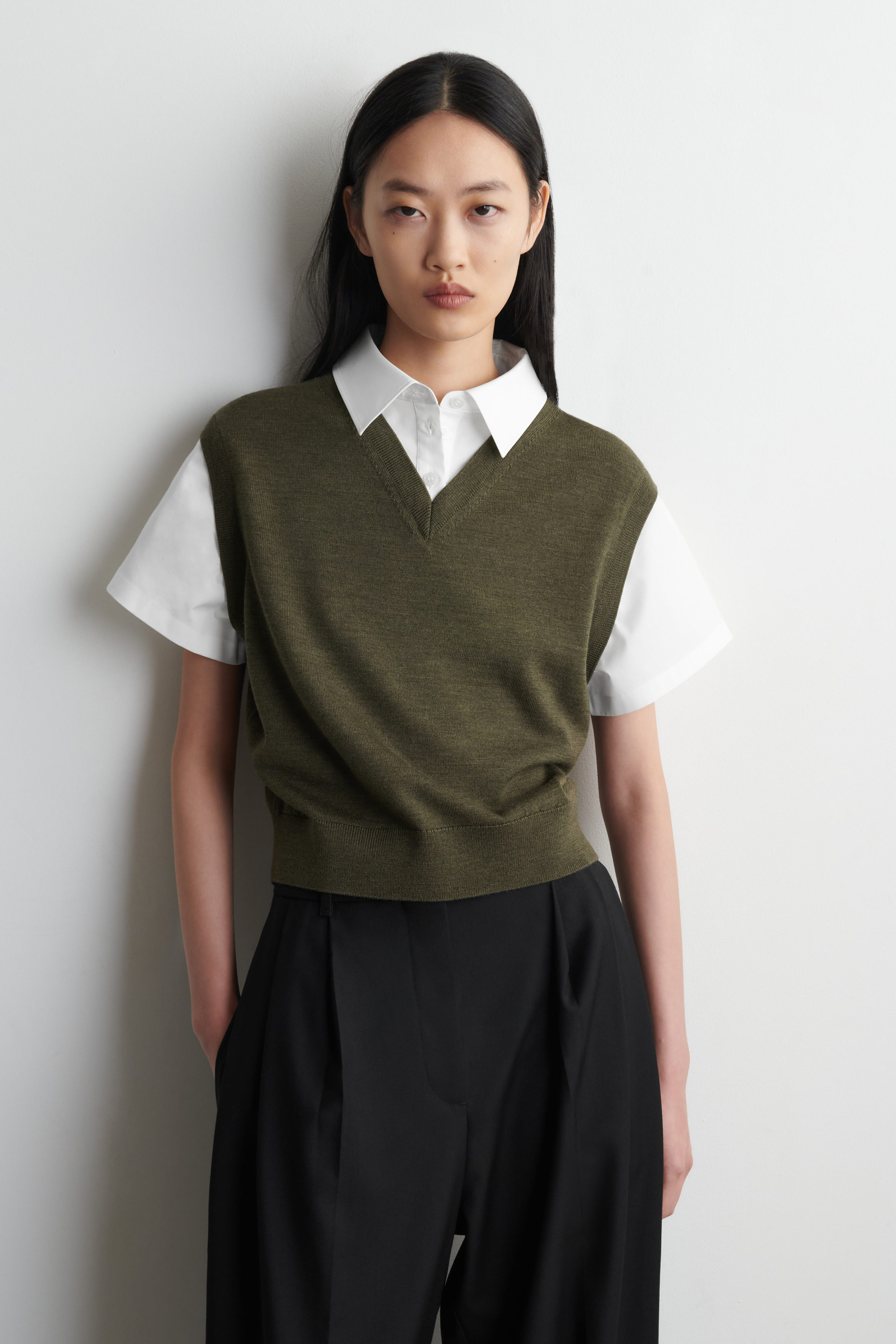 LAYERED MERINO WOOL SWEATER tank - KHAKI / WHITE | COS US