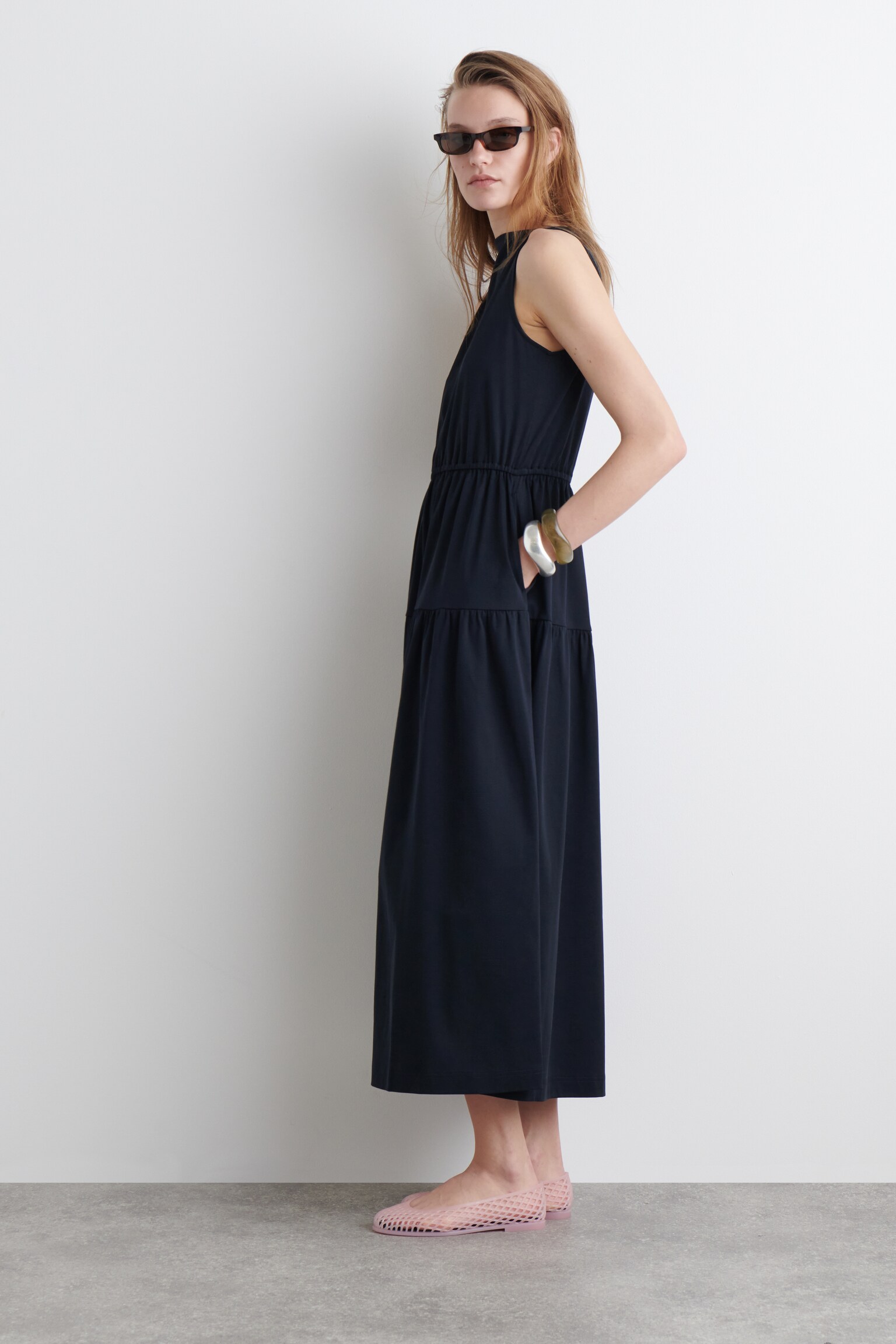 VESTIDO MIDI FRUNCIDO CON CUELLO BARCO - AZUL MARINO/AZUL MARINO/BLANCO/A RAYAS - 5