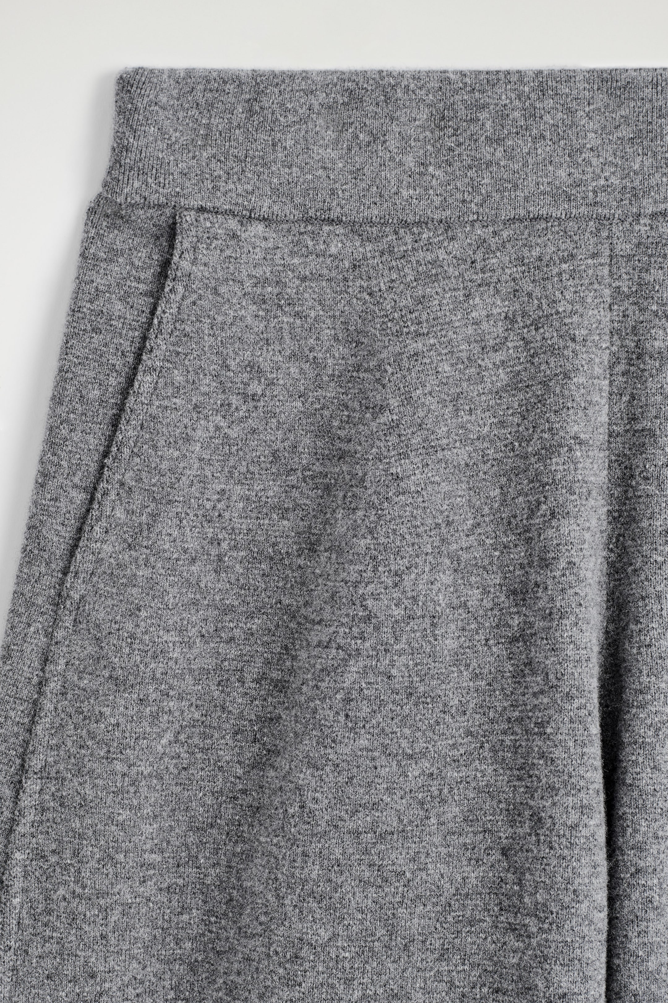 PANTALON BARREL EN LAINE MÉRINOS