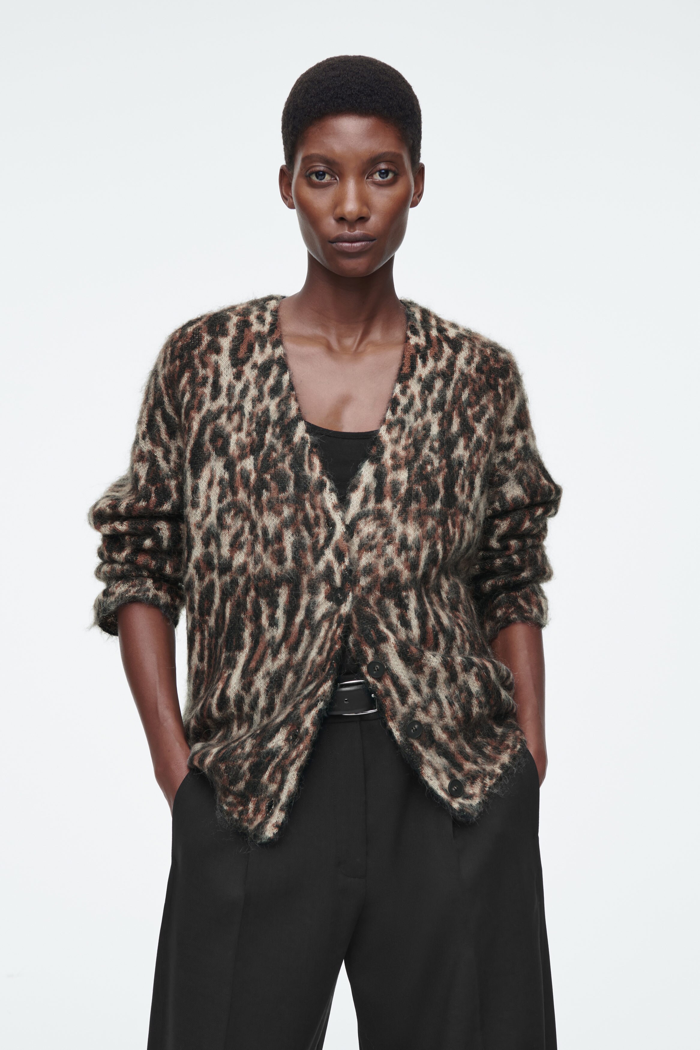 トップス MIX ANIMAL JACQUARD BRUSHED CARDIGAN MIX ANIMAL JACQUARD BRUSHED CARDIGAN (22AW75KN94) | doublet