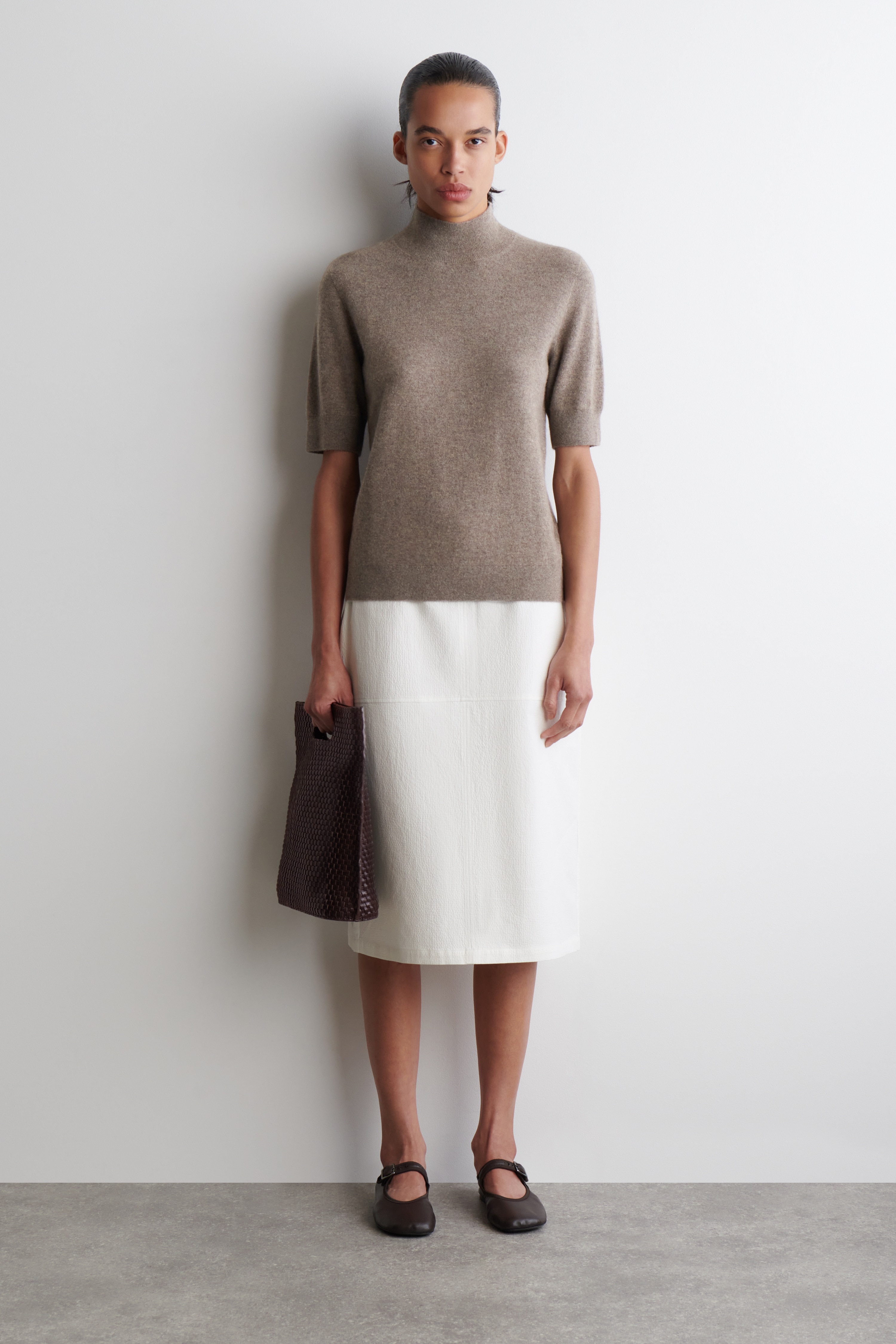 ПАМУЧНА ПОЛА С ПРАВА КРОЙКА - БЯЛО/СИВО