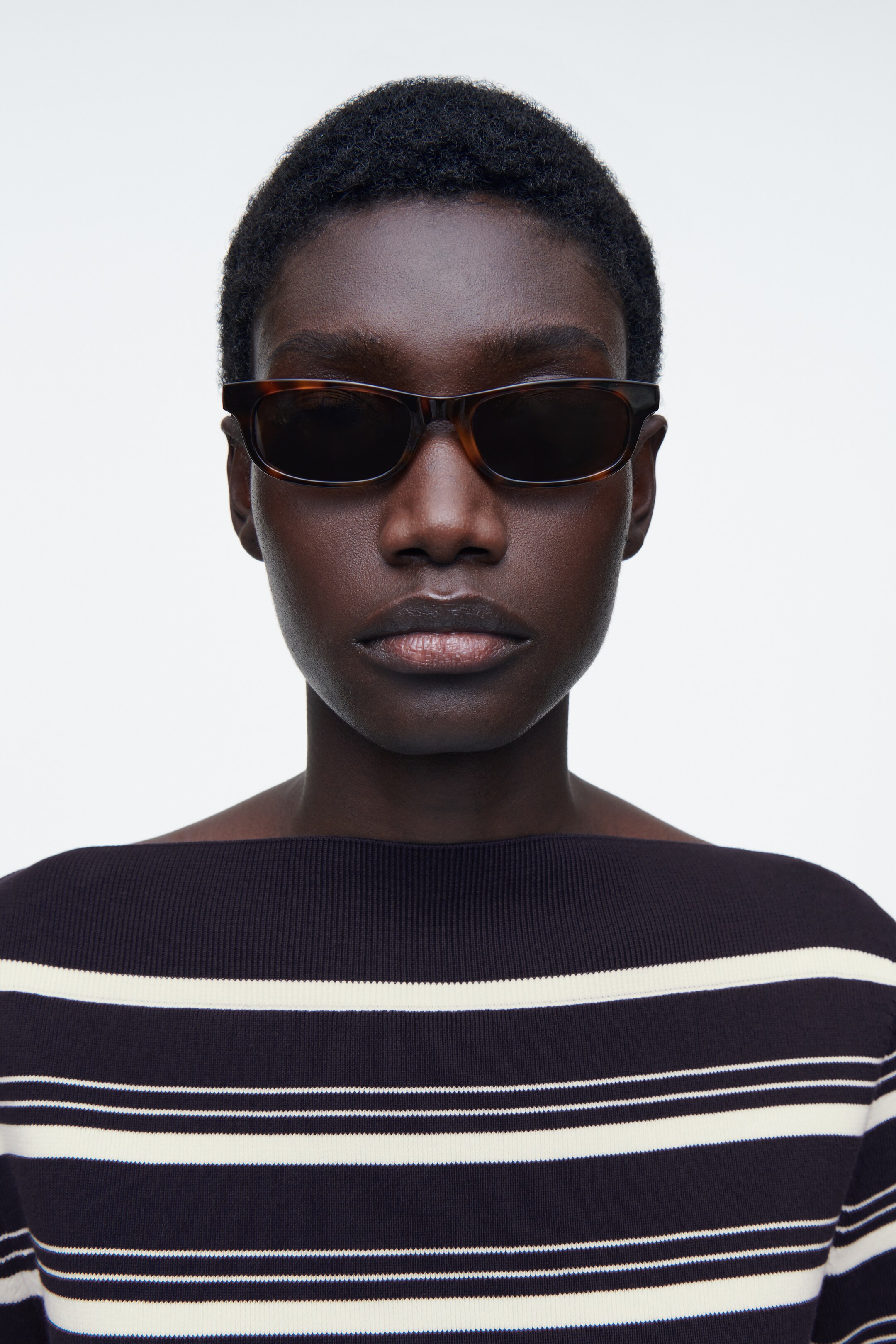 Nagyobb kép megtekintése: CSÓVÁS NYAKÚ CSÍKOS PAMUT PULÓVER - Tengerészkék / csíkos - NŐI | H&M HU 4