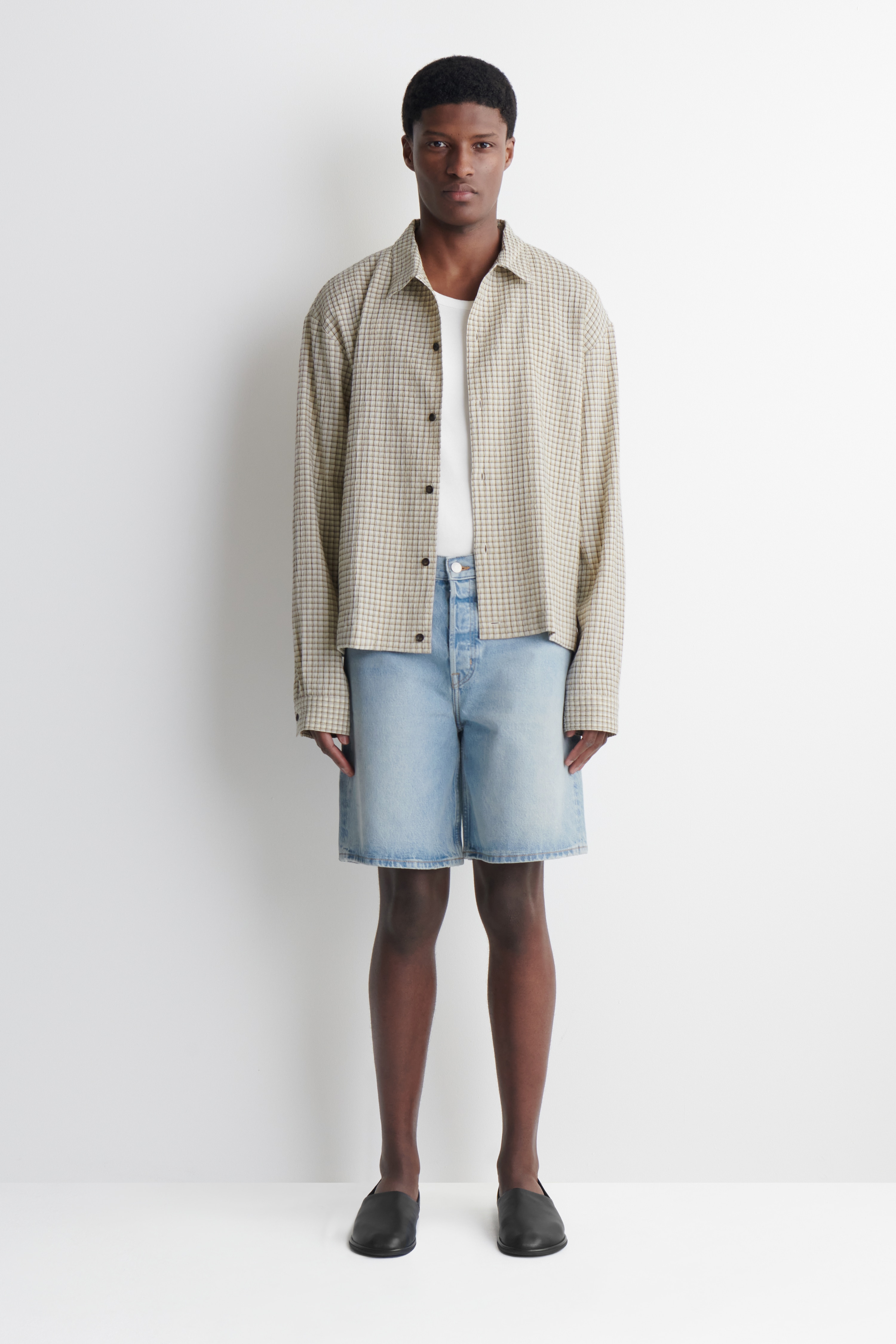 KNEE-LENGTH DENIM SHORTS