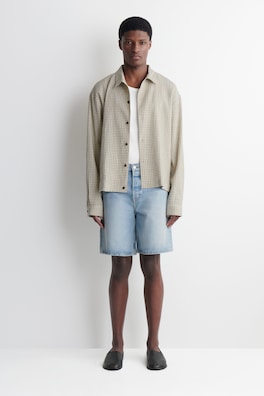 KNEE-LENGTH DENIM SHORTS — LIGHT BLUE 1