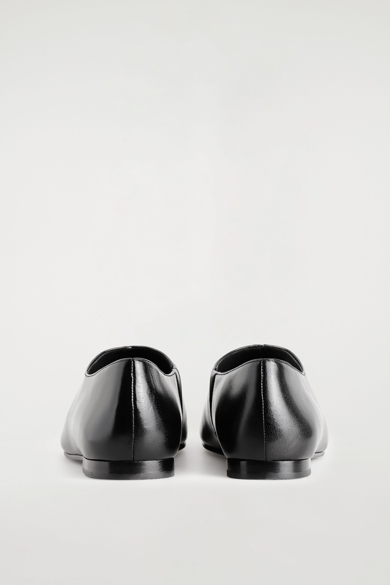SQUARE-TOE LEATHER FLATS — BLACK