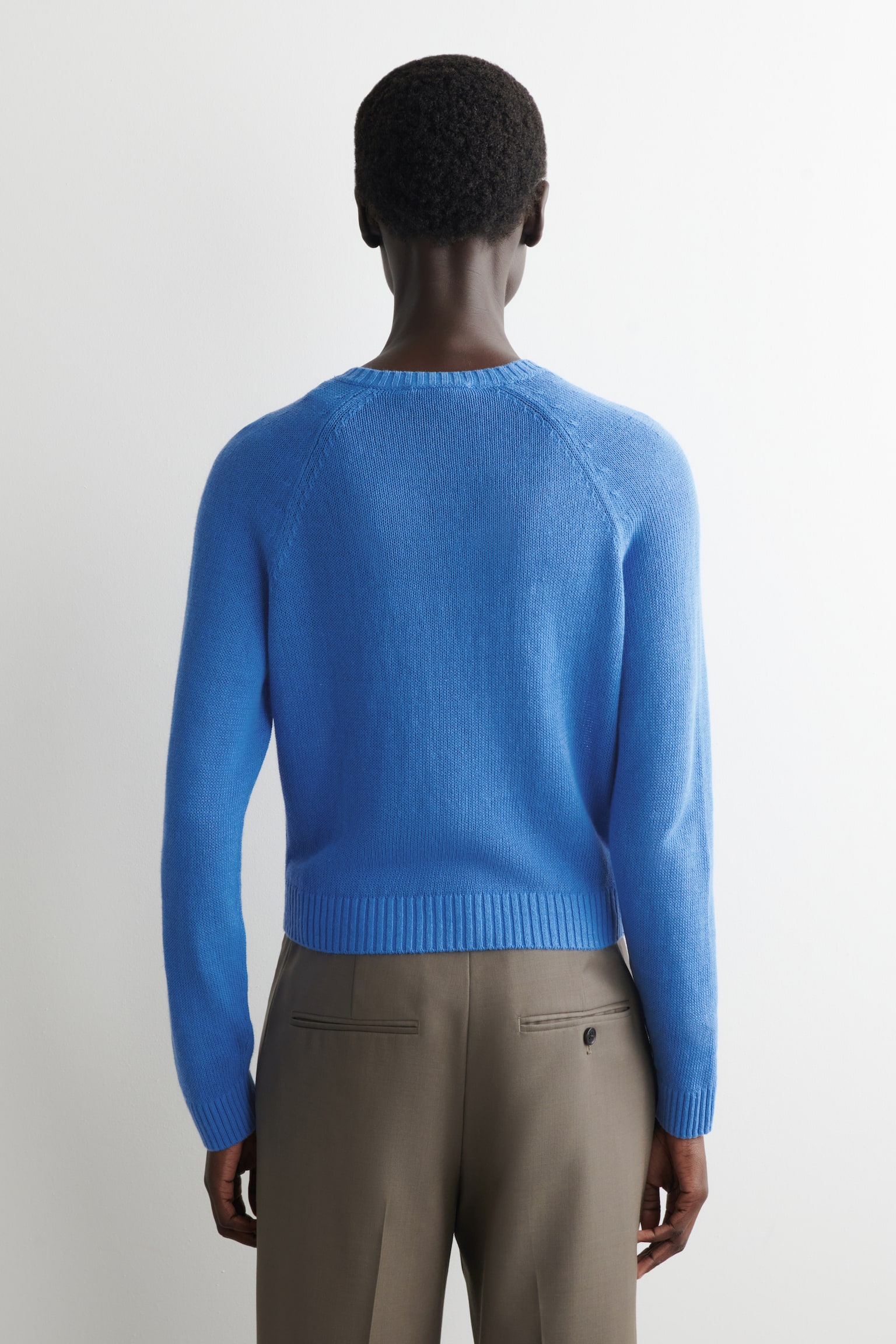 PLETENÝ LENOVÝ KARDIGAN - KOBALTOVĚ MODRÁ/BURGUNDY - 5