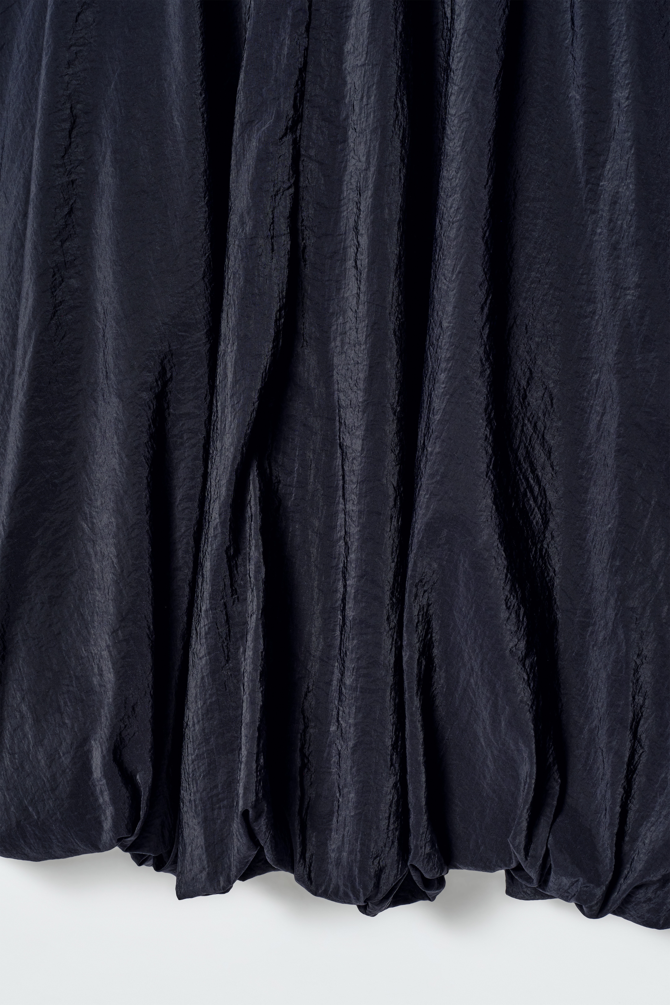 Grösseres Bild ansehen: ÄRMELLOSES MIDIKLEID MIT BUBBLE-SAUM - NAVYBLAU - DAMEN | H&M CH 6
