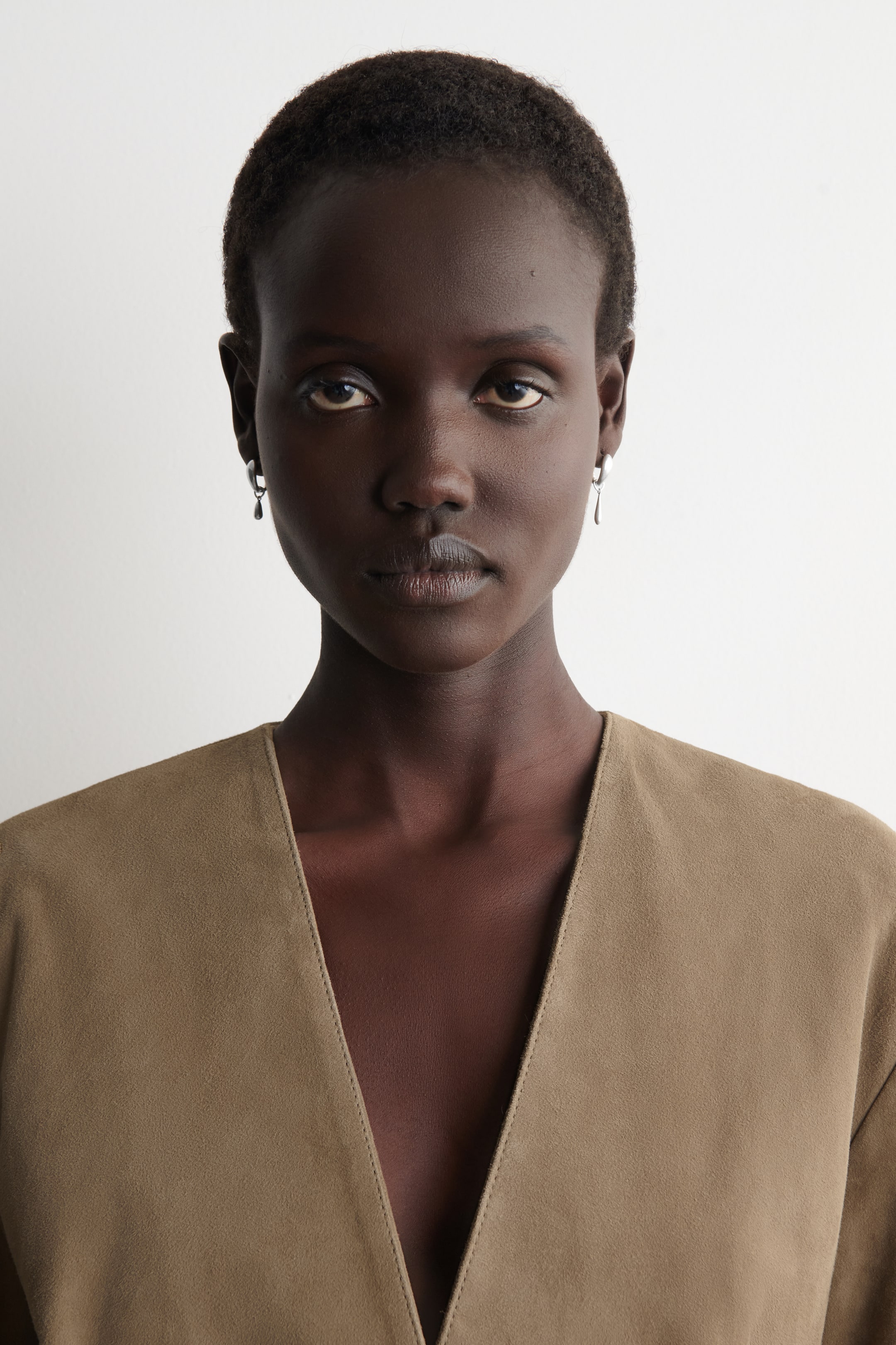 הצגת תמונה גדולה יותר: MISMATCHED TEARDROP HOOP EARRINGS - כסף - Ladies | H&M IL 1