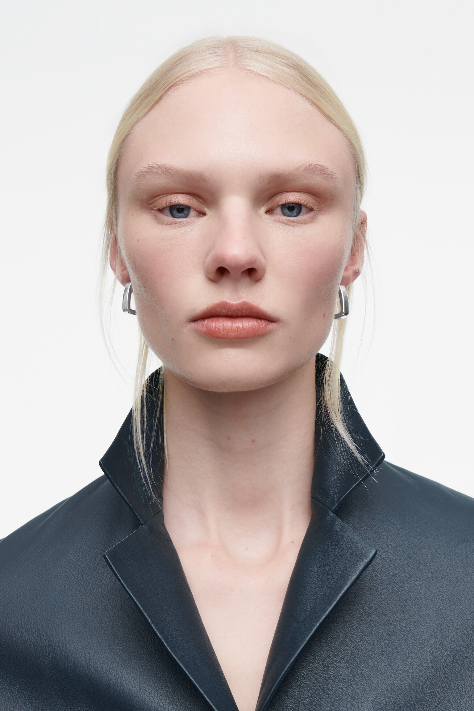 SQUARED HOOP EARRINGS - SILVER