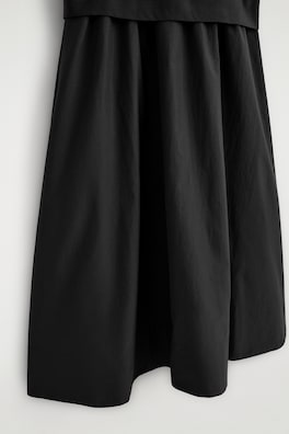 CONTRAST-PANEL BOAT-NECK MIDI DRESS — BLACK 5