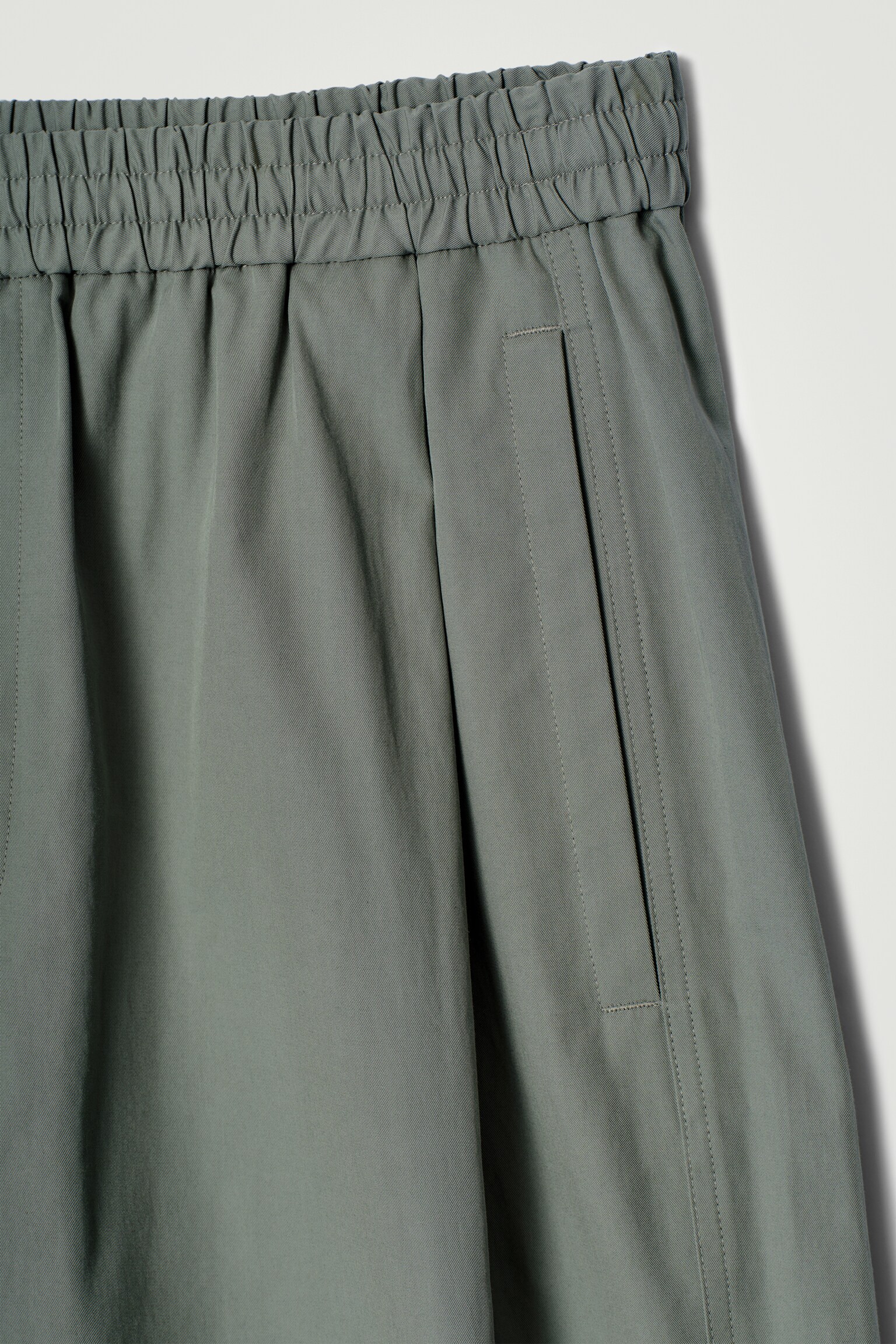 PANTALON COURT LARGE À TAILLE ÉLASTIQUÉE - VERT/TAUPE - 6