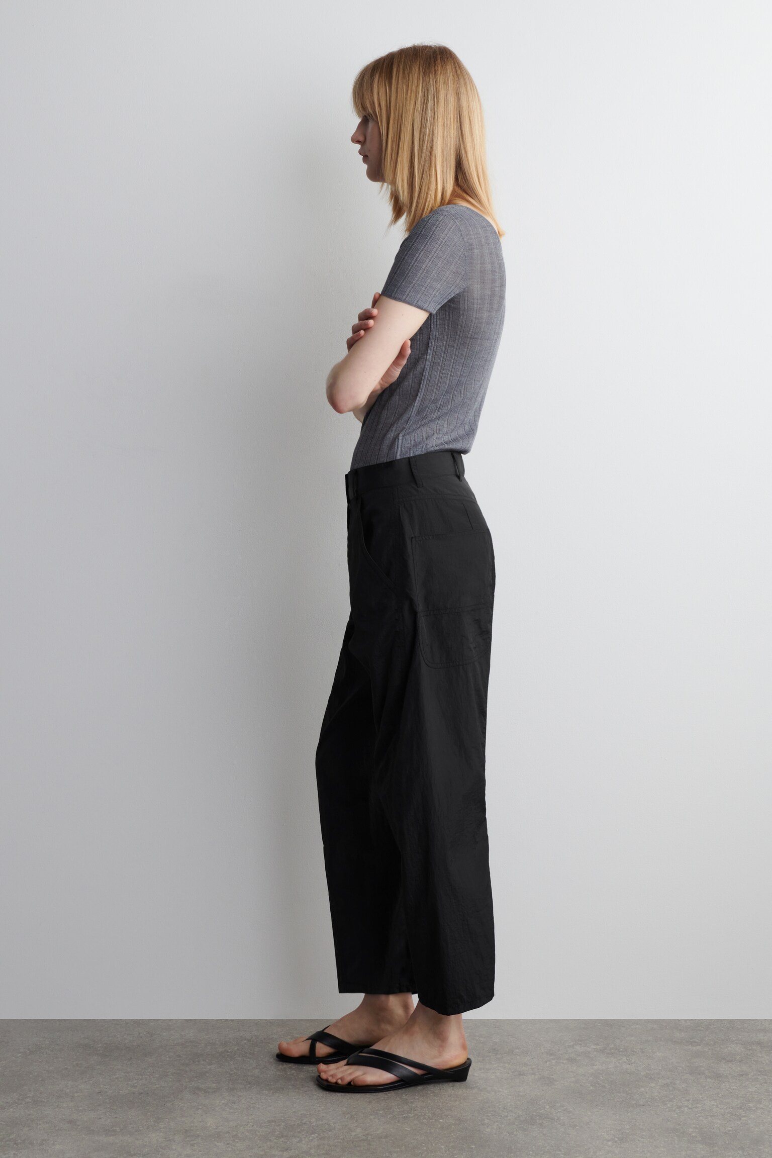 PANTALÓN DE NAILON BARREL FIT - NEGRO - 4